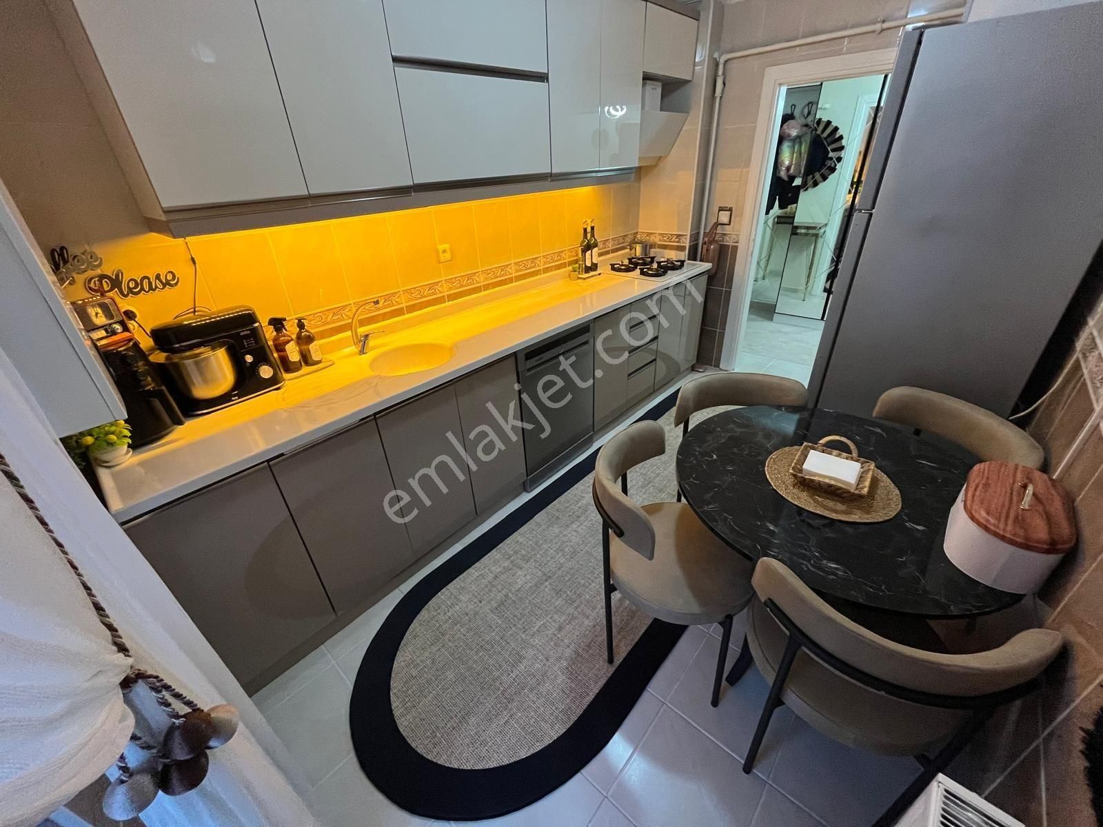 Başak Mah 3+1 Caddeye Yakın Masrafsız Daire