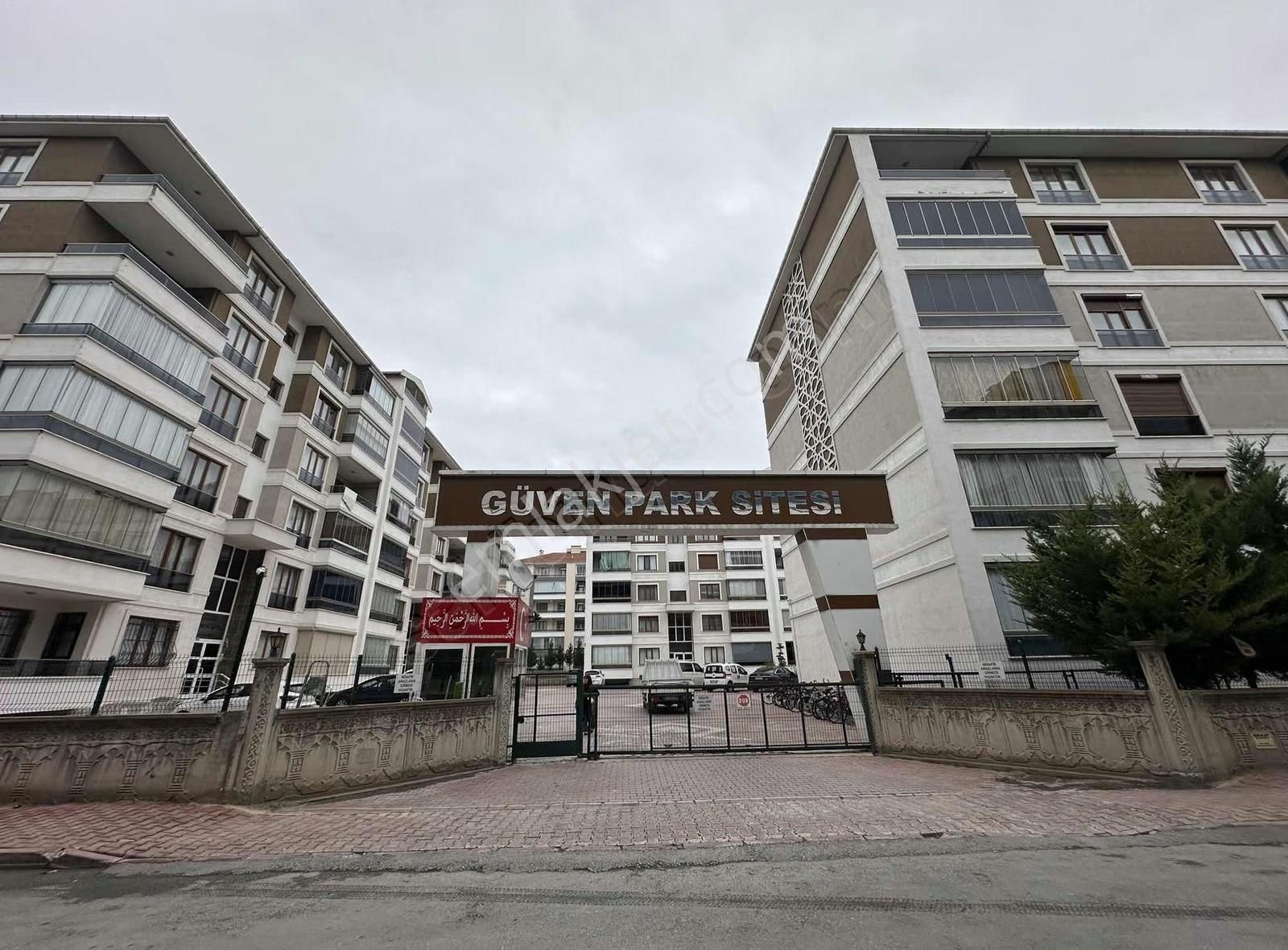 Karakayış Caddesi Güvenpark Siteleri 3+1 Arakat Kiralık