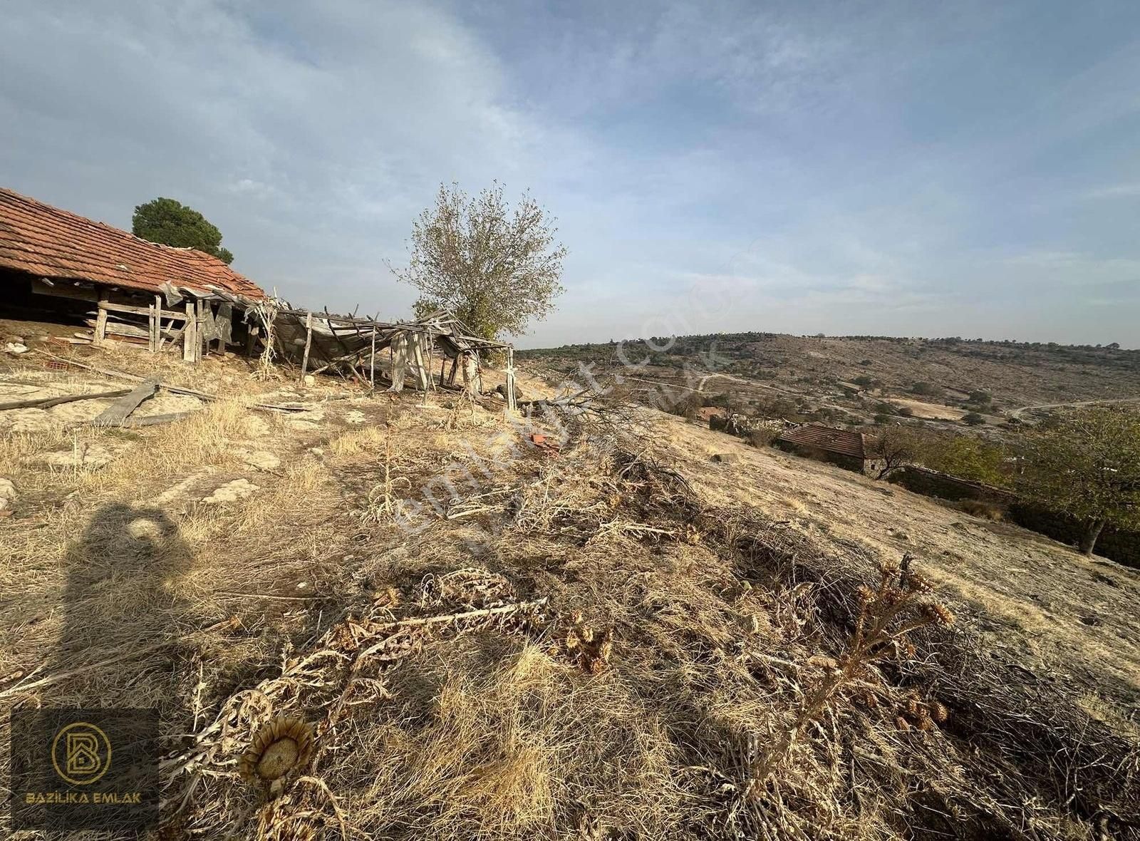 Bergama Merkeze 15 Km Uzaklıkta 635 M2 Taş Ev Ve Arsası - Görsel 11
