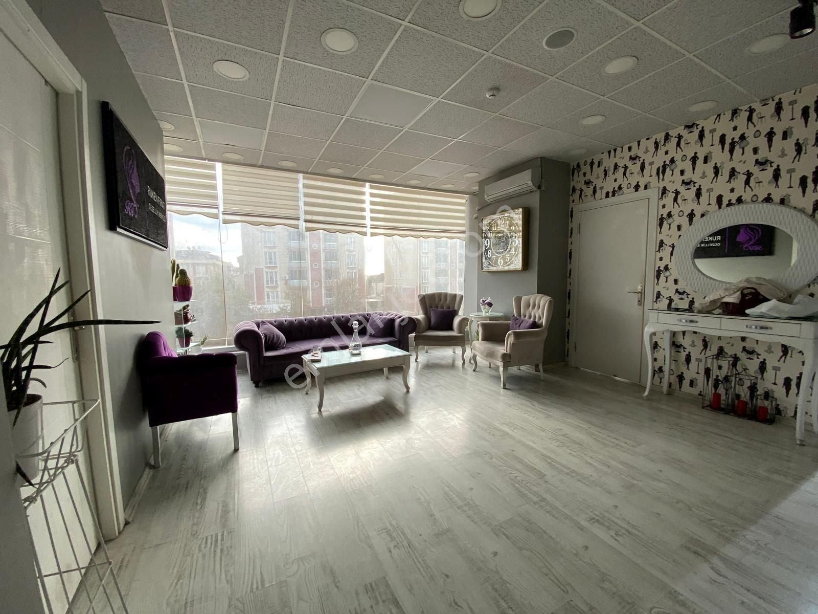 Bağcılar Yavuzselim Mahallesi Bağcılar Meydan Satlık Ofis Katı