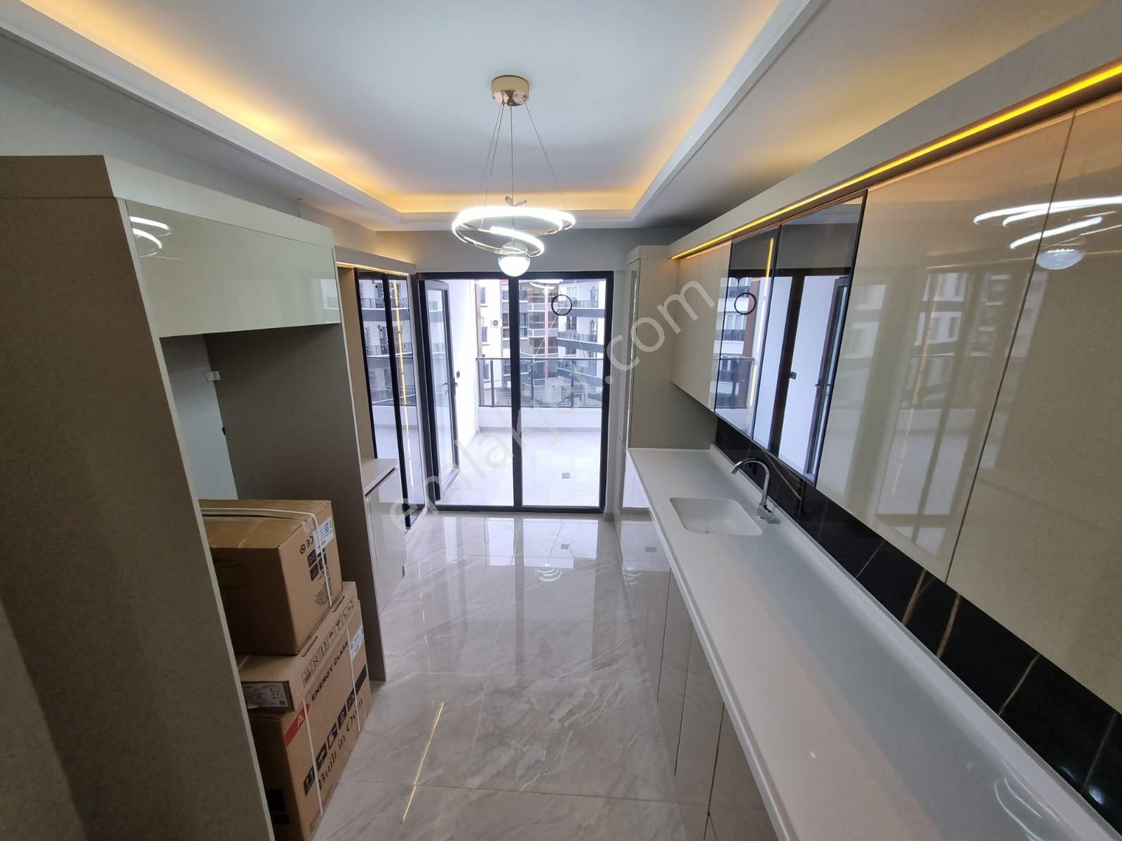 Hazardan Mendereste Ön Cephe Arakat Lüx Yapılı Stılık 3+1 - Görsel 11