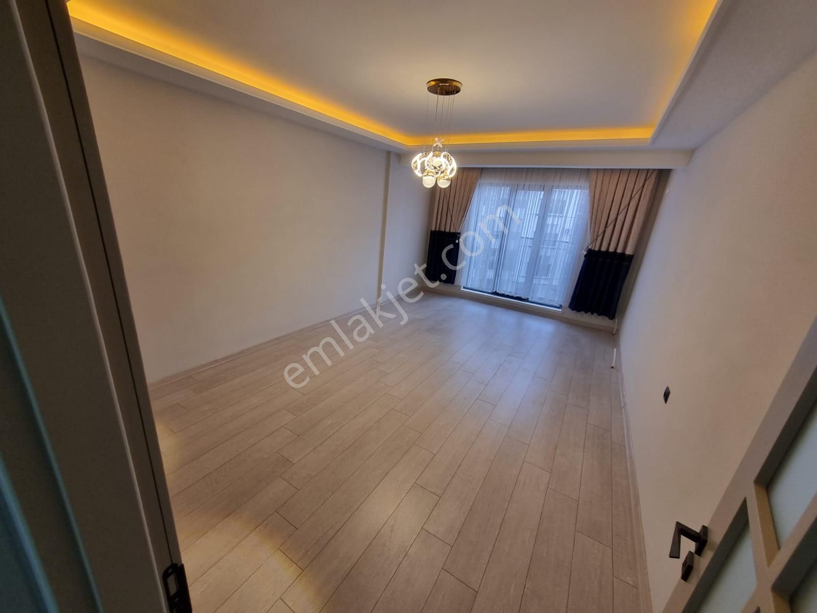 Hazardan Mendereste Ön Cephe Arakat Lüx Yapılı Stılık 3+1 - Görsel 8