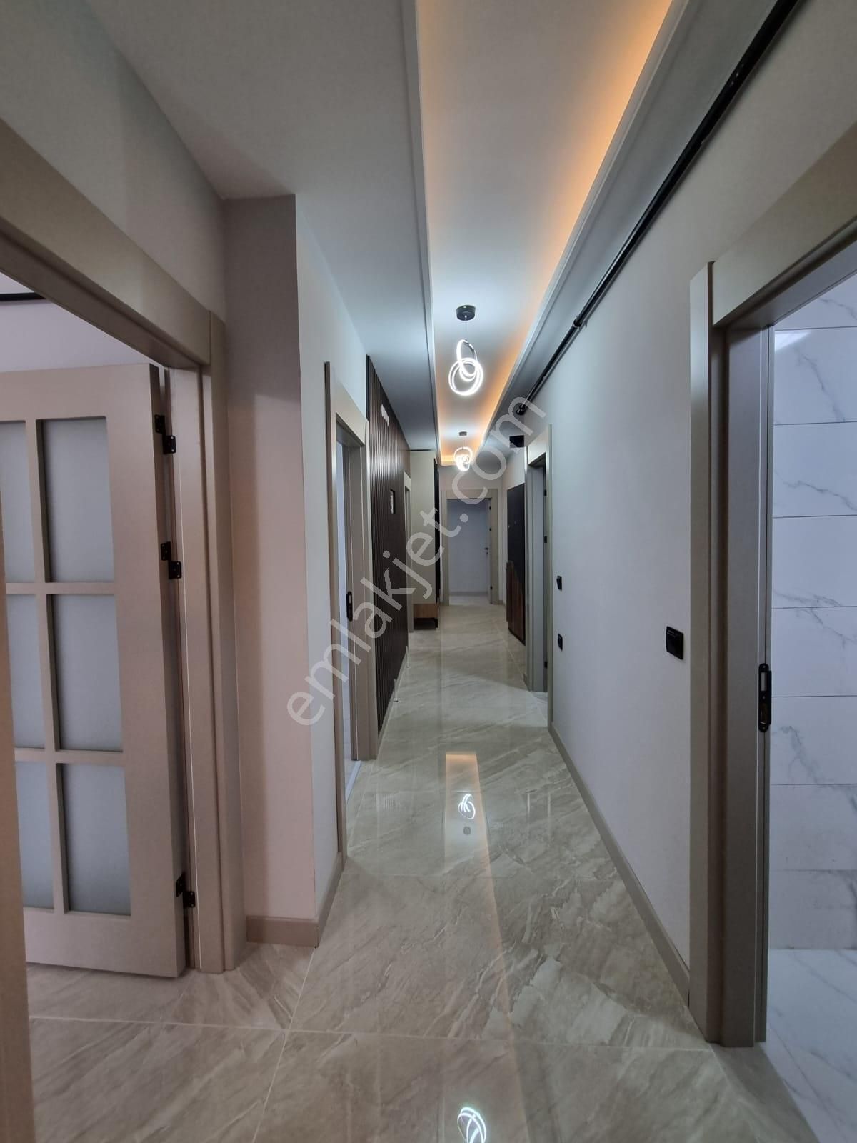 Hazardan Mendereste Ön Cephe Arakat Lüx Yapılı Stılık 3+1 - Görsel 4