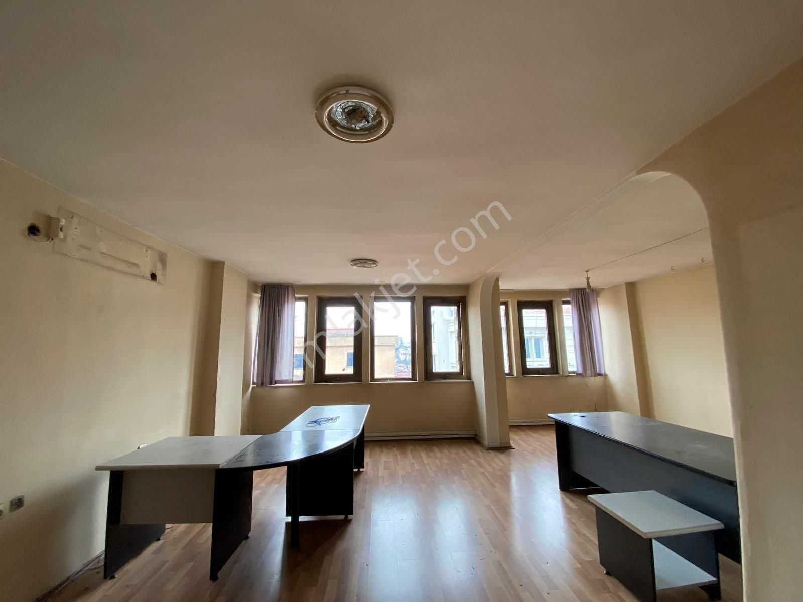 Bağcılar Yavuzselim Mahallesi Bağcılar Meydan Satlık Ofis Kat