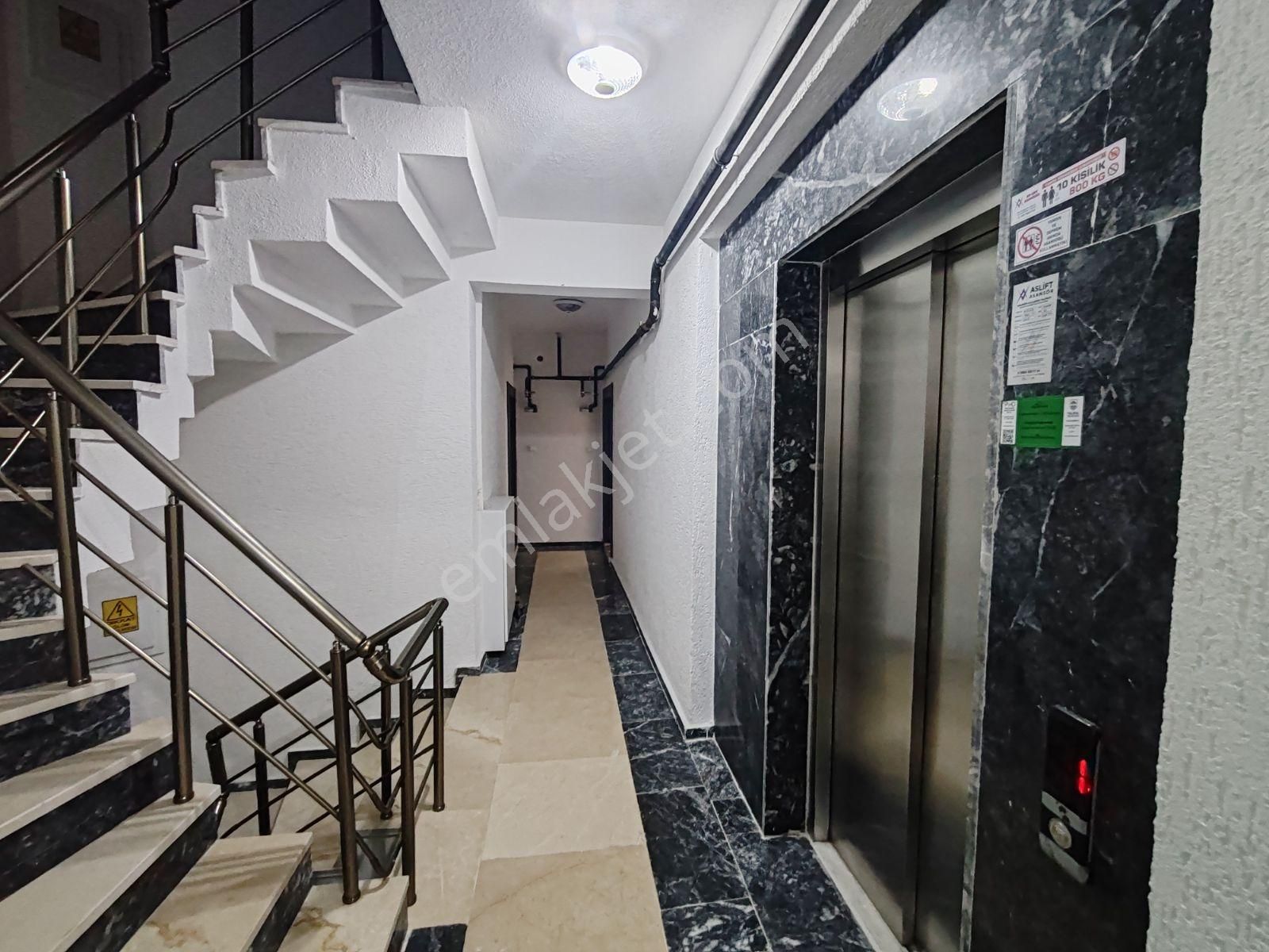 Adnan Mendereste Mükemmel Konum Oturuma Hazır 3+1 Lüks Daire - Görsel 5