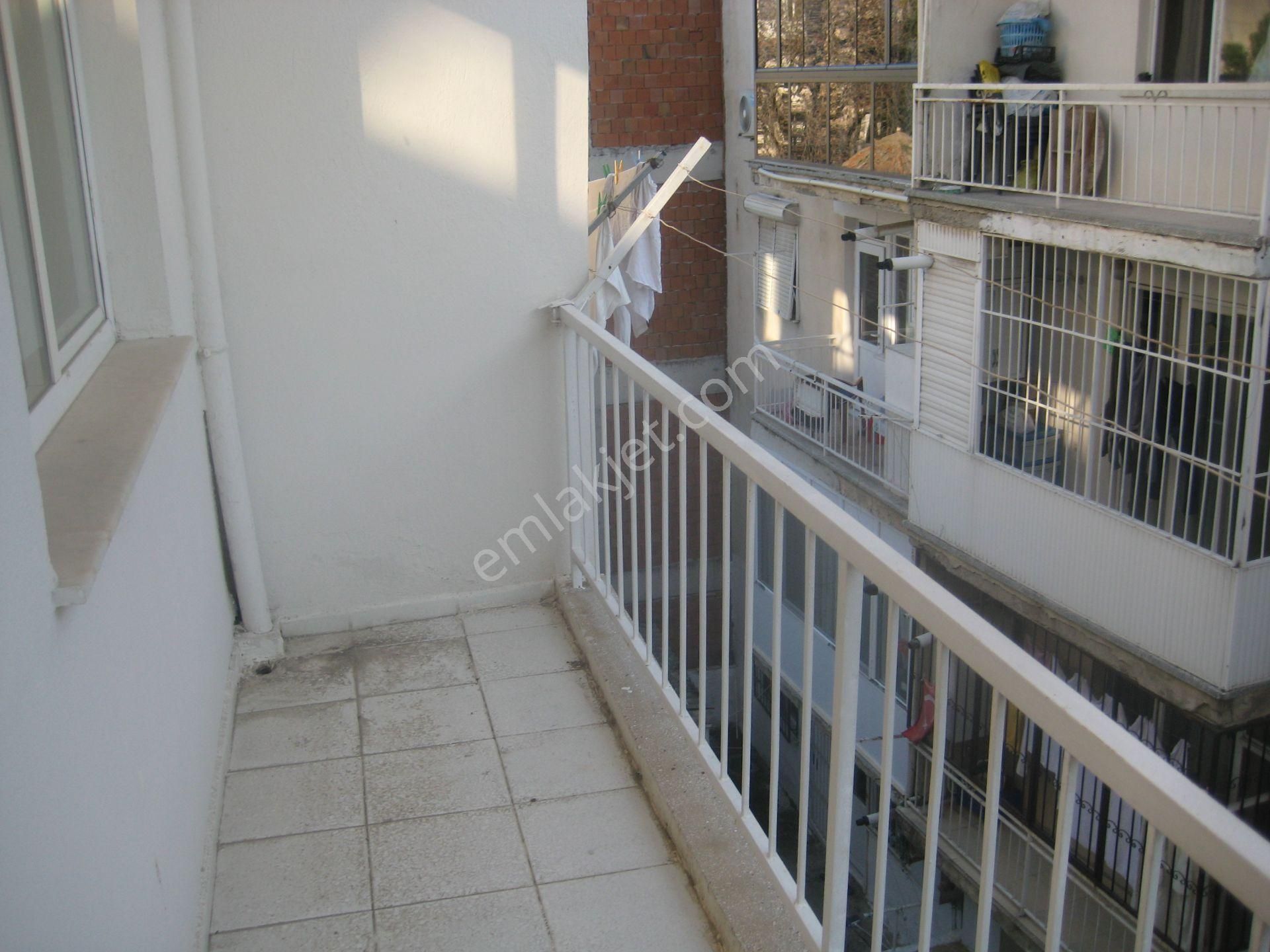 Menemen Kasımpaşa Mahallesinde Çarşıda Merkezde Kiralık 3+1 Dare - Görsel 8