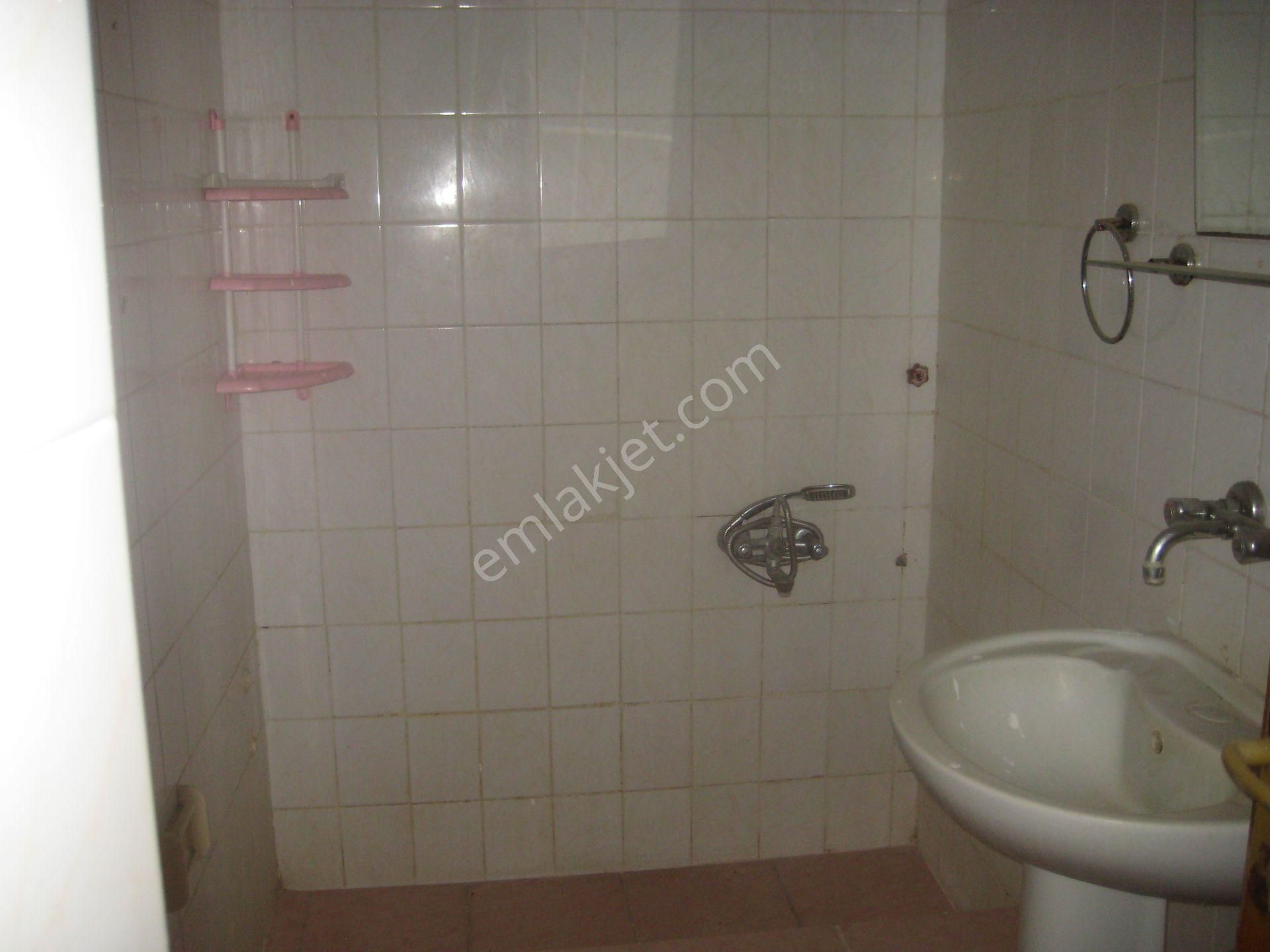 Menemen Kasımpaşa Mahallesinde Çarşıda Merkezde Kiralık 3+1 Dare - Görsel 3