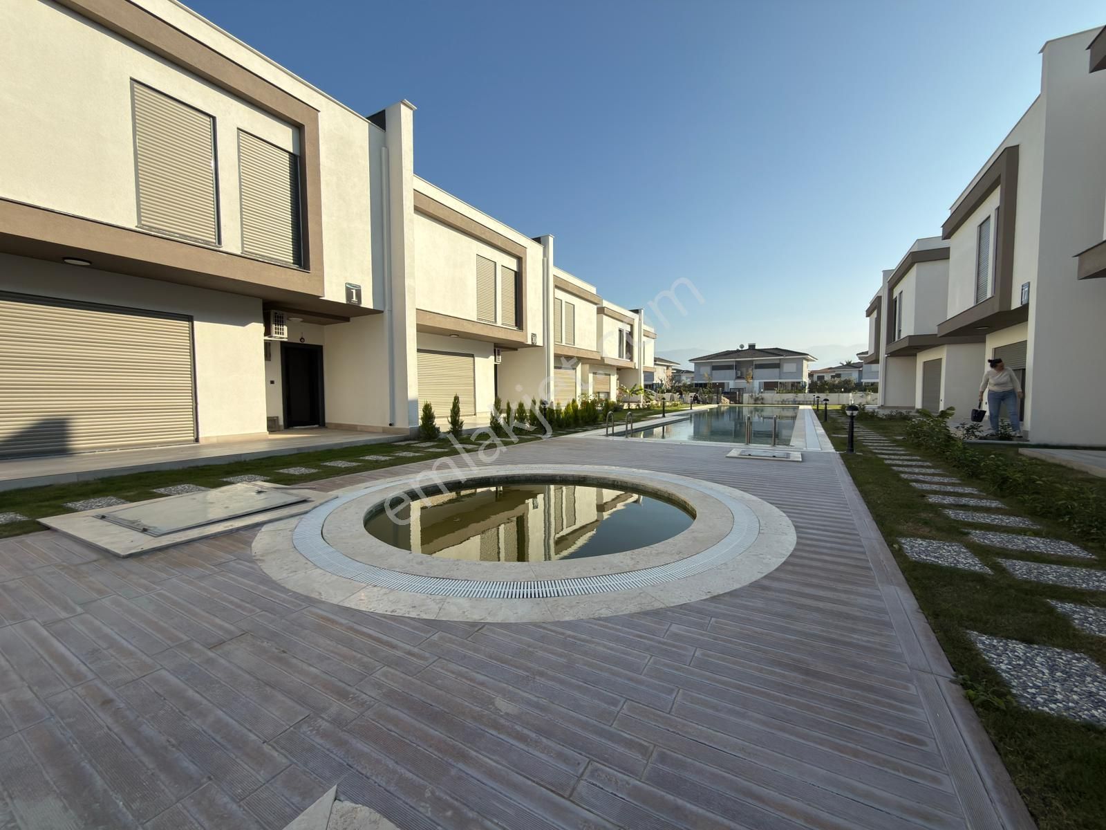 Şok Fiyat!-sahile 500 M-7/24guvenlık-havuz-bahçe-otopark-yeni-lüx- Bu Aya Özel Fırsat Villa - Görsel 5