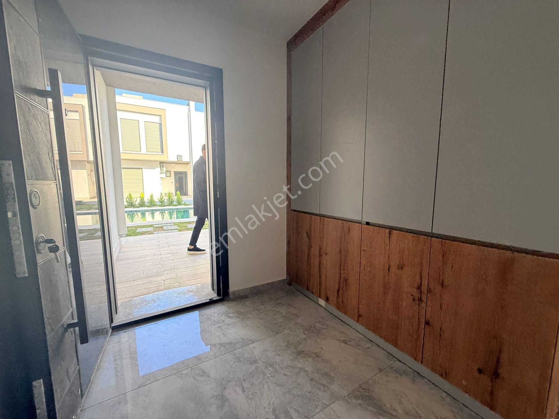 Şok Fiyat!-sahile 500 M-7/24guvenlık-havuz-bahçe-otopark-yeni-lüx- Bu Aya Özel Fırsat Villa - Görsel 34