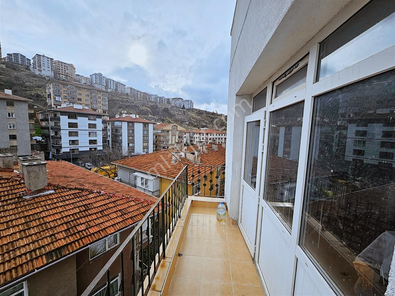 Valentia'dan Kıbrıs Caddesi Yakını 2+1 Satılık Daire !!! - Görsel 13