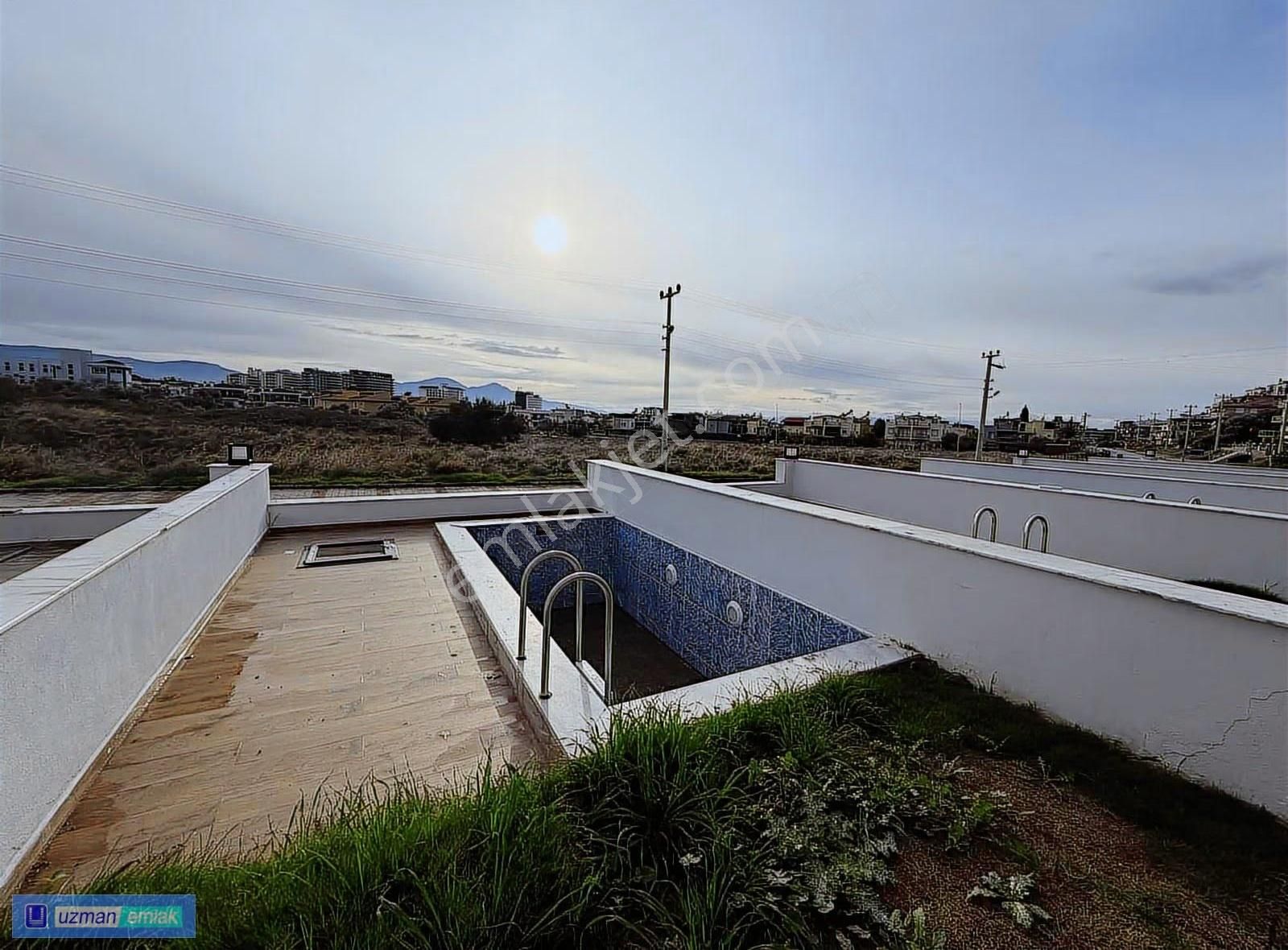 Özel Havuzlu 2+1 Güvenlikli Site İçi Sıfır Villa - Görsel 4