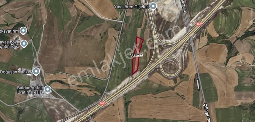 Arnavutköy Yassıörende Satılık Arsa , 2,695 M2 Otoyola Cephe Hisseli