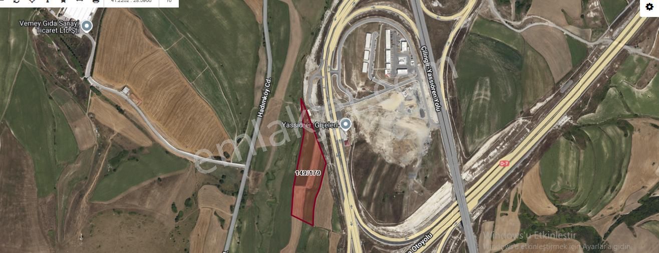 Arnavutköy Yassıörende Satılık Arsa , 3,045 M2 Yolu Var Hisseli Gişelere Yakın - Görsel 2