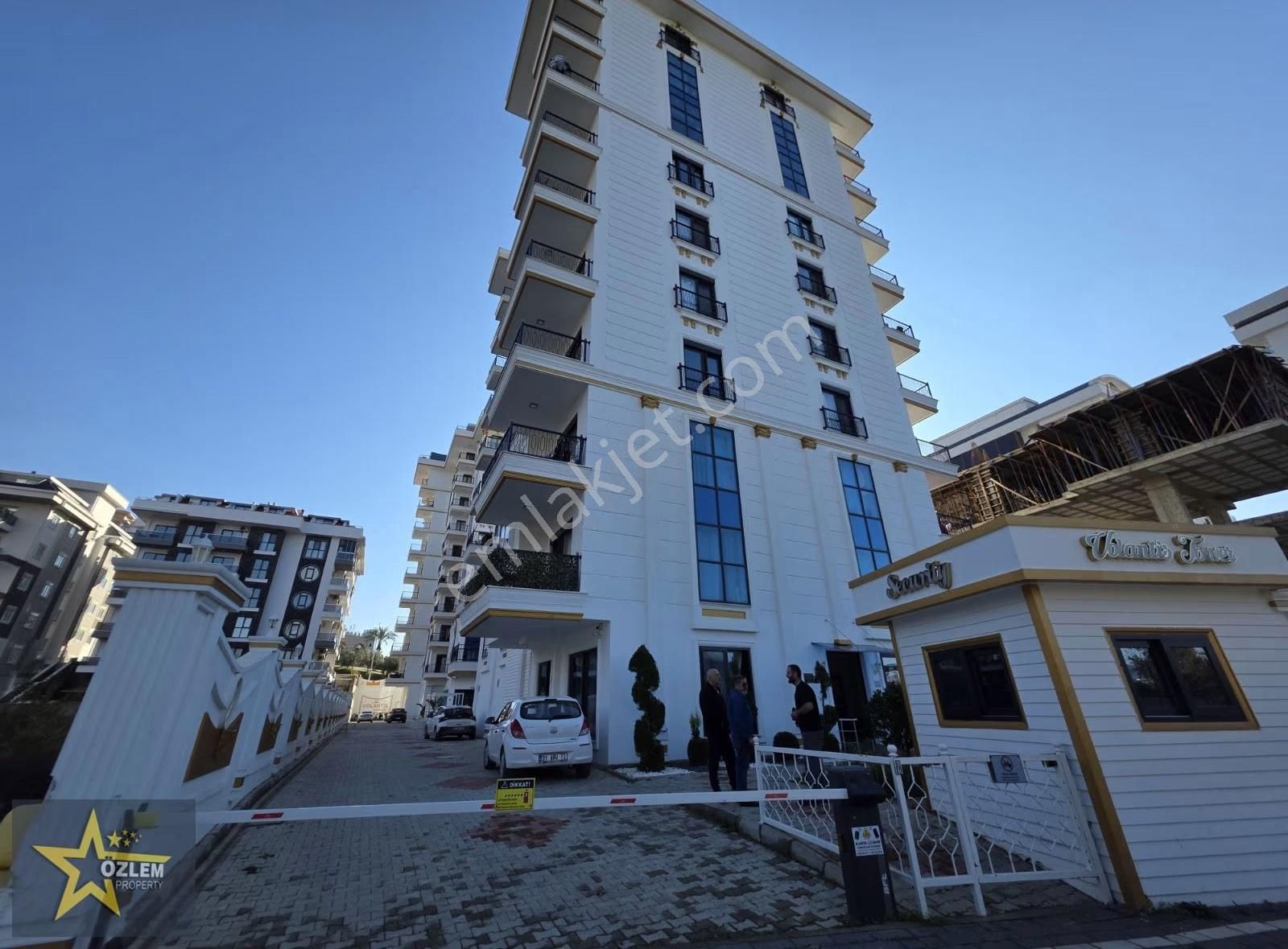 Alanya Mahmutlar'da 1+1 Sıfır Eşyalı Satılık Daire