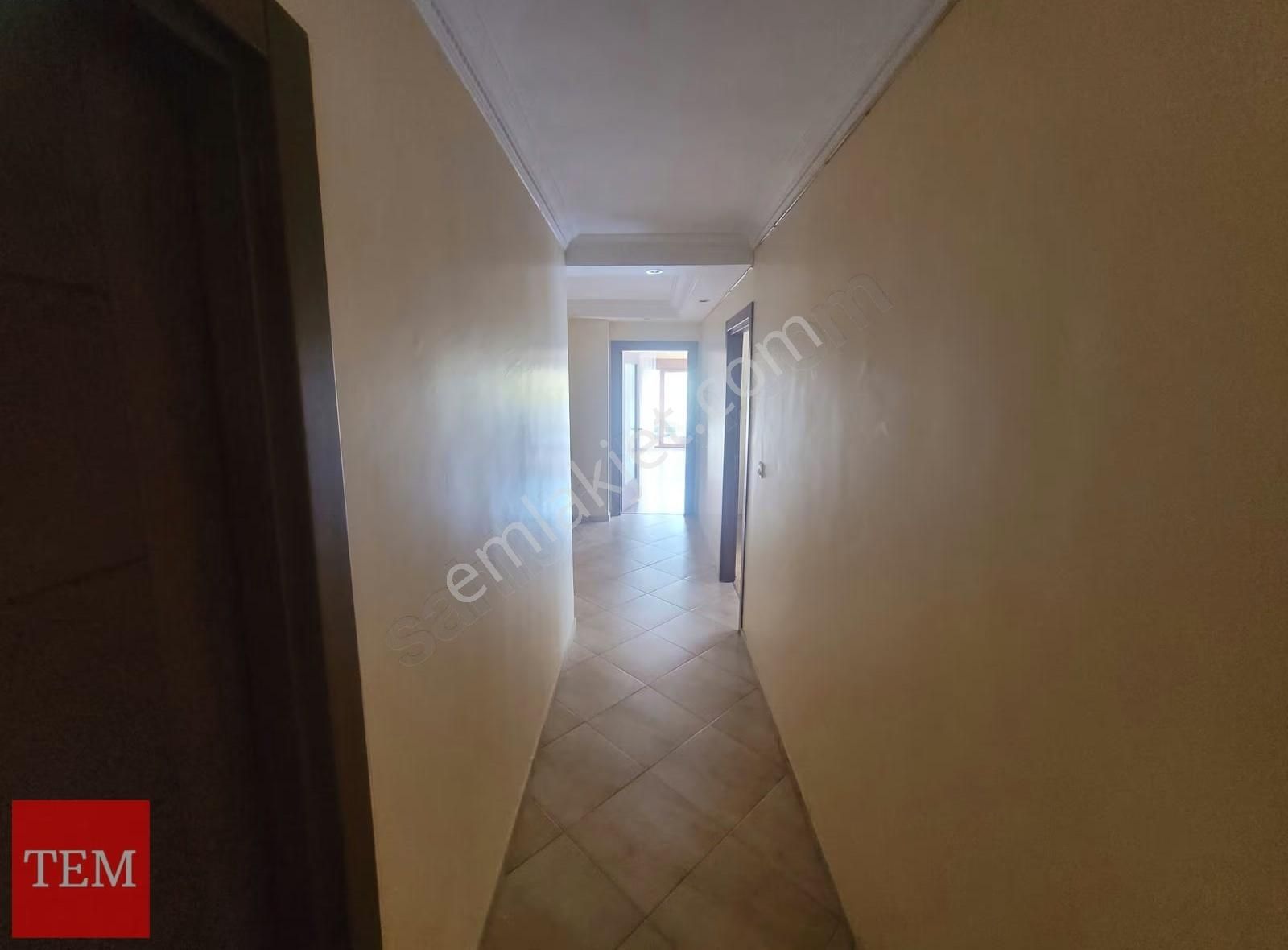 Yunus Emre Caddesine Cepheli Köşe Konumda Ferah Daire - Görsel 2