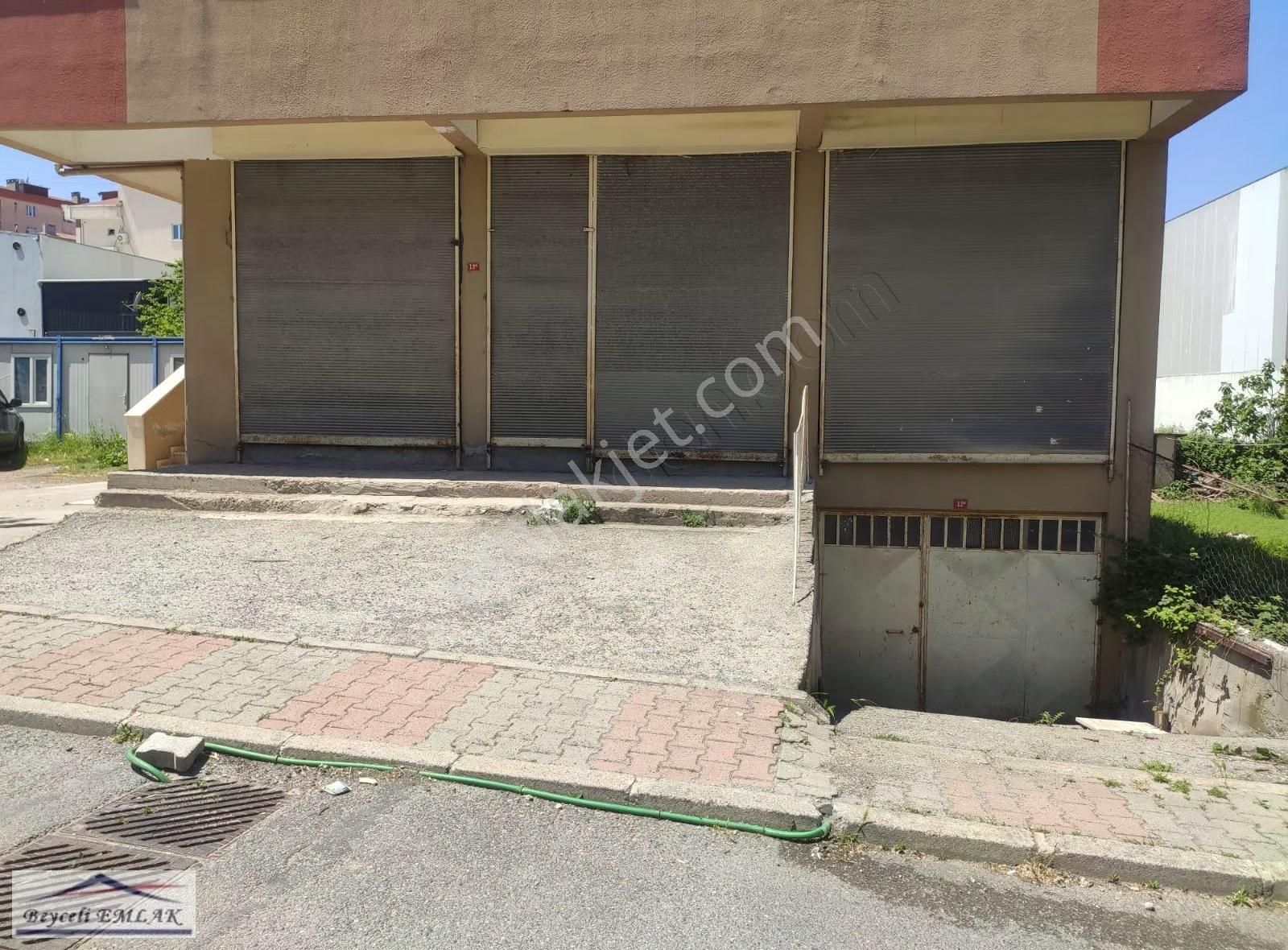 Ferhatpaşa Kiralık 120 Metre İşyeri Depo Düz Ayak