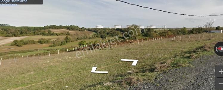 Arnavutköy Yassıörende Satılık Arsa , 957 M2 Yolu Var Evlerin Yakını Hisseli