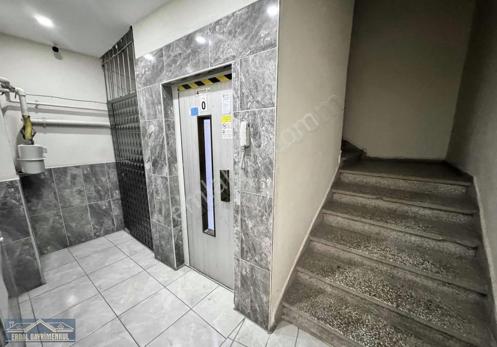 Saltak Caddesinde Arakat Fırsat 3+1 Daire - Görsel 18