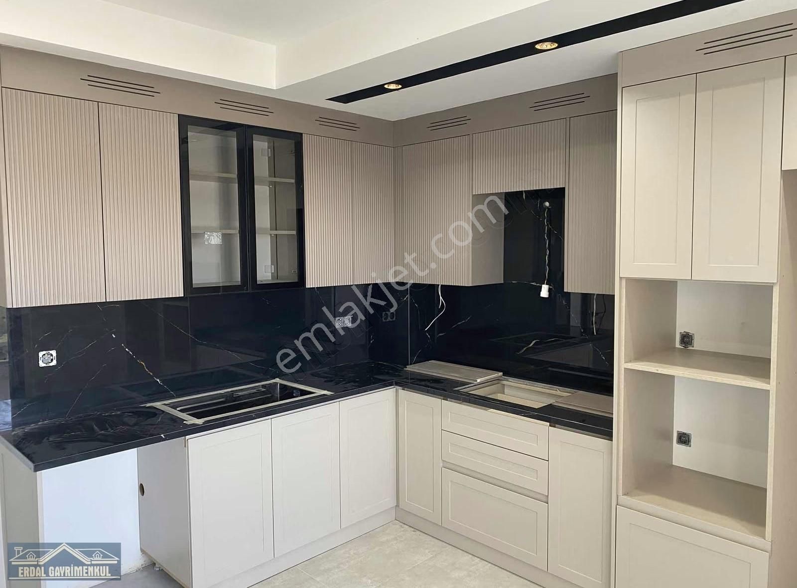 Ultra Lüks Ebeveyn Banyolu Satılık 3+1 Fırsat Daire!! - Görsel 15