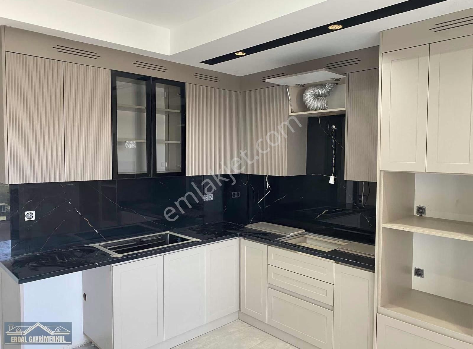 Ultra Lüks Ebeveyn Banyolu Satılık 3+1 Fırsat Daire!! - Görsel 20