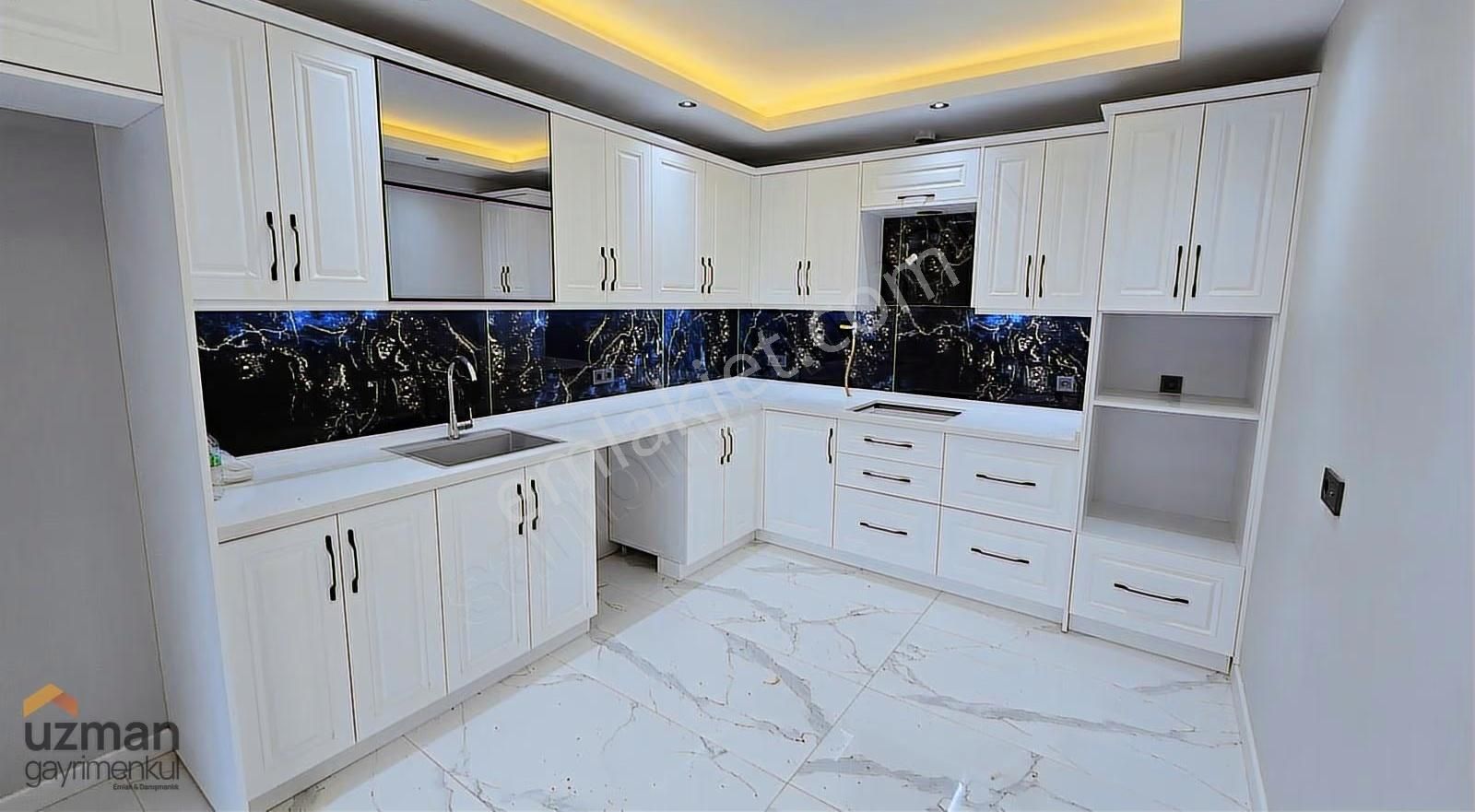 Uzman Gayrimenkul'den Satılık 3+1 Bahçeli Villa