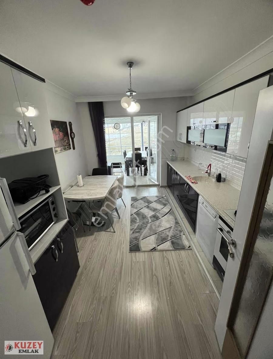 Kuzey Emlaktan Komple Eşyalı Kiralık Ara Kat 3+ 1 Daire - Görsel 24