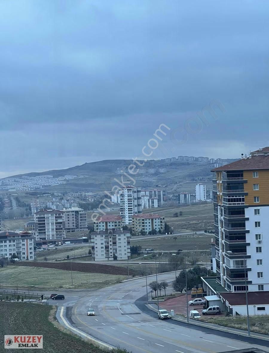 Kuzey Emlaktan Komple Eşyalı Kiralık Ara Kat 3+ 1 Daire - Görsel 6