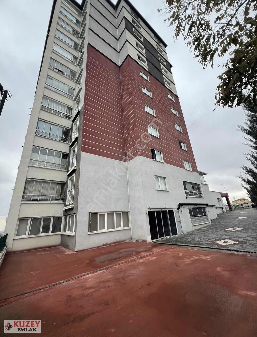 Kuzey Emlaktan Komple Eşyalı Kiralık Ara Kat 3+ 1 Daire - Görsel 3