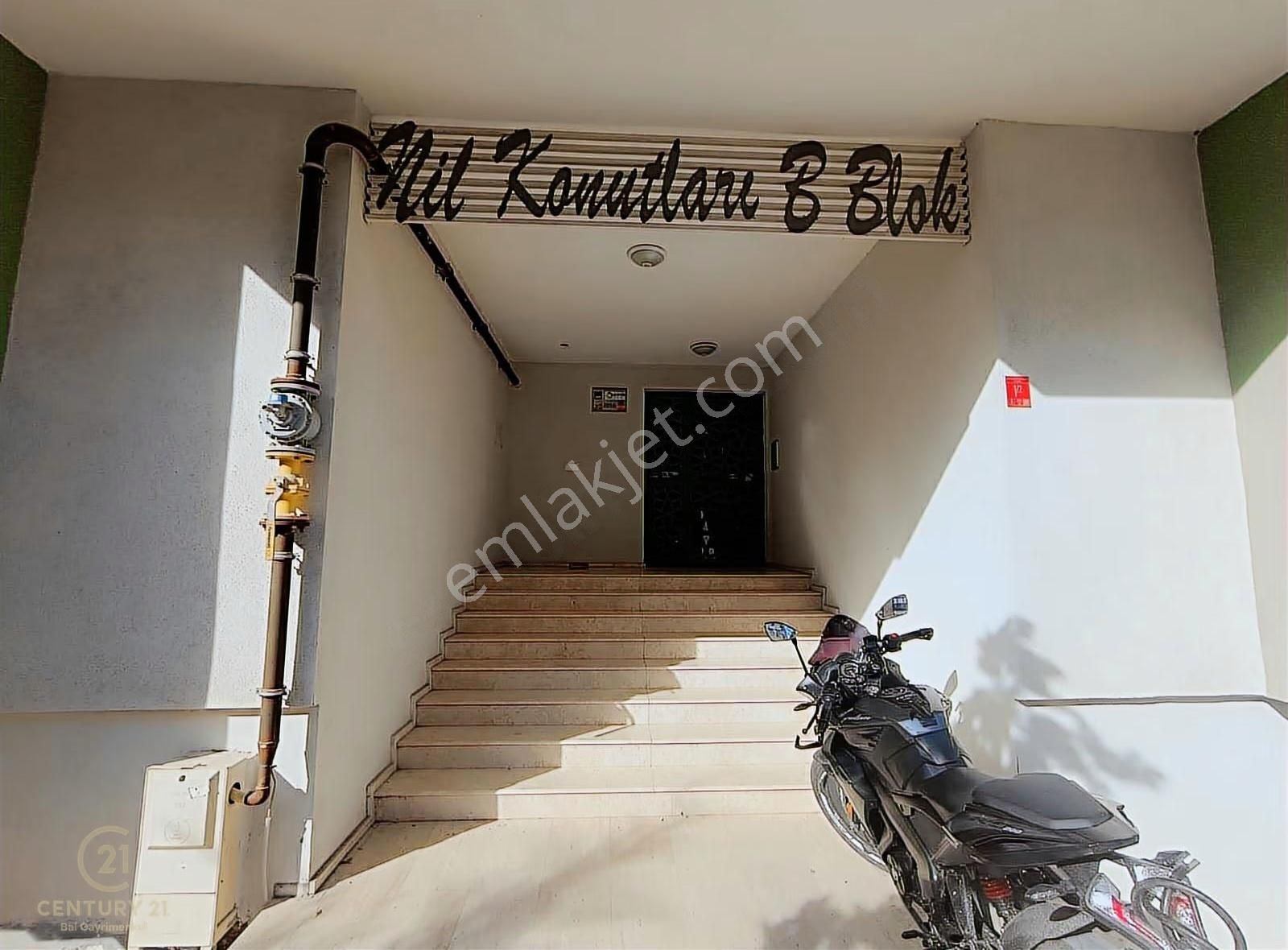 Century21 Bal 'dan Gop'ta Eşyalı Kiralık 1+1