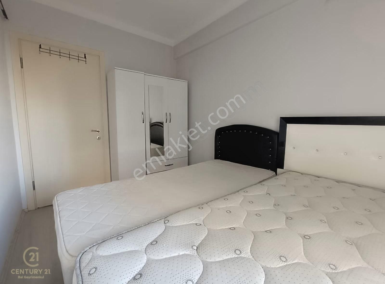 Century21 Bal 'dan Gop'ta Eşyalı Kiralık 1+1 - Görsel 13