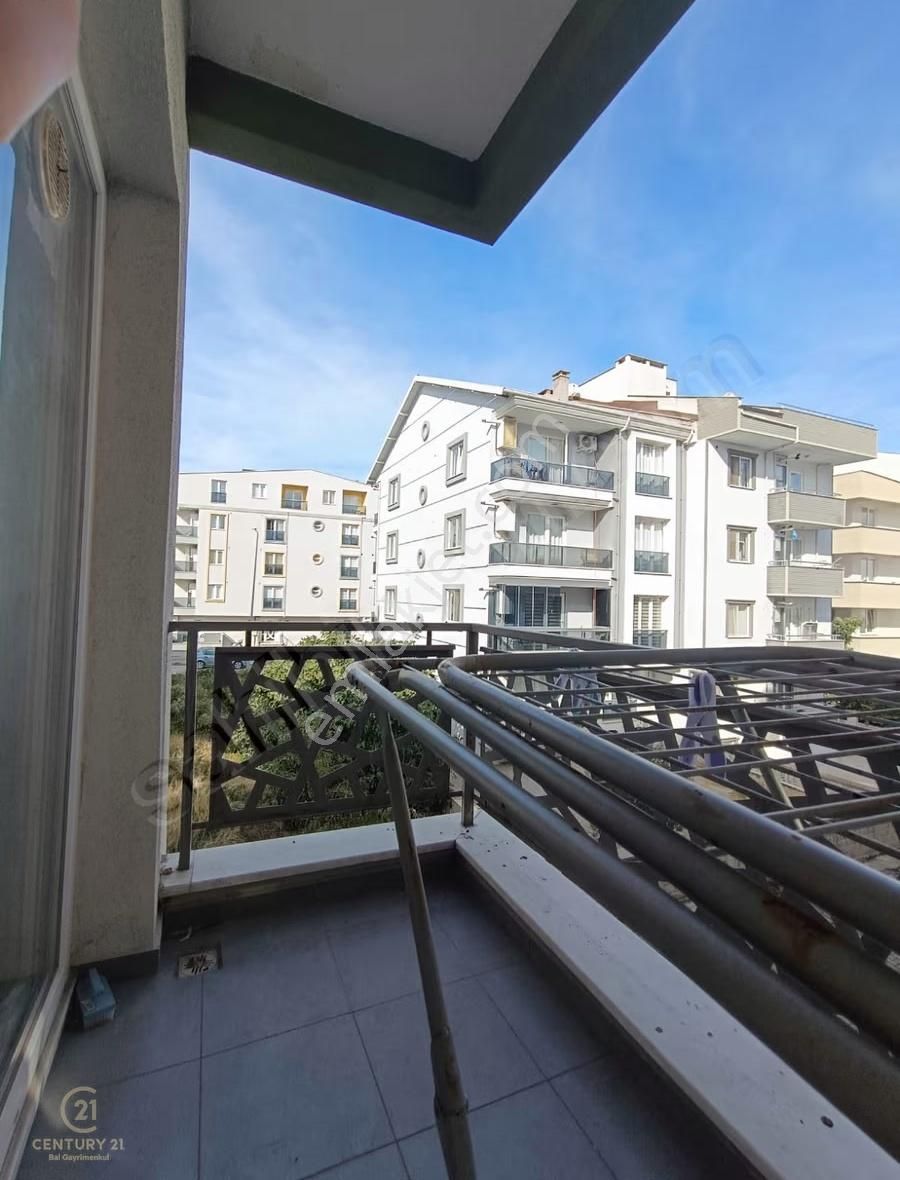 Century21 Bal 'dan Gop'ta Eşyalı Kiralık 1+1 - Görsel 14