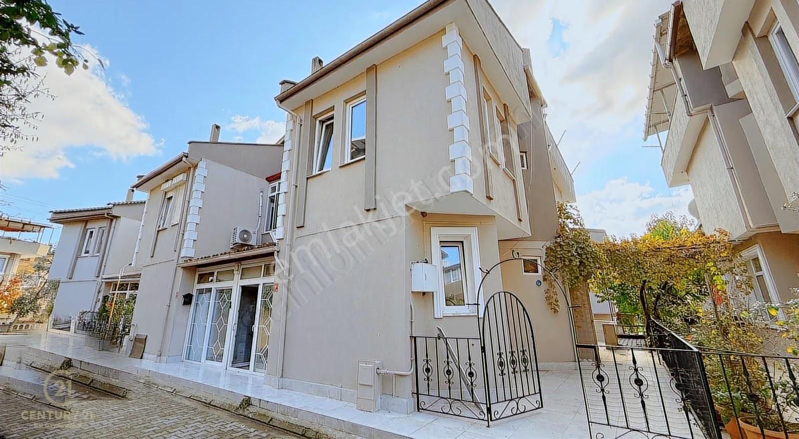 C21 Bal'dan Kuvayi Milliye'de Site İçi Satılık Villa