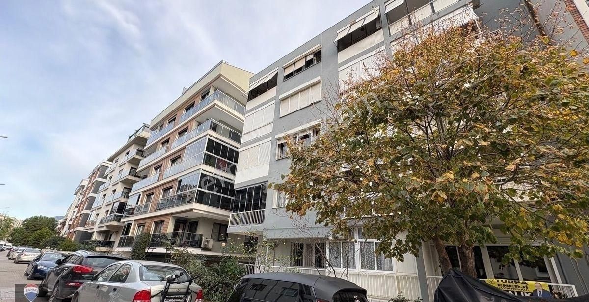 Bostanlı ‘da Merkezi Konumda Bakımlı 2+1 Kiralık Daire - Görsel 2