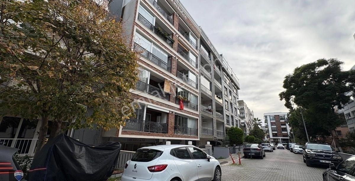 Bostanlı ‘da Merkezi Konumda Bakımlı 2+1 Kiralık Daire - Görsel 7