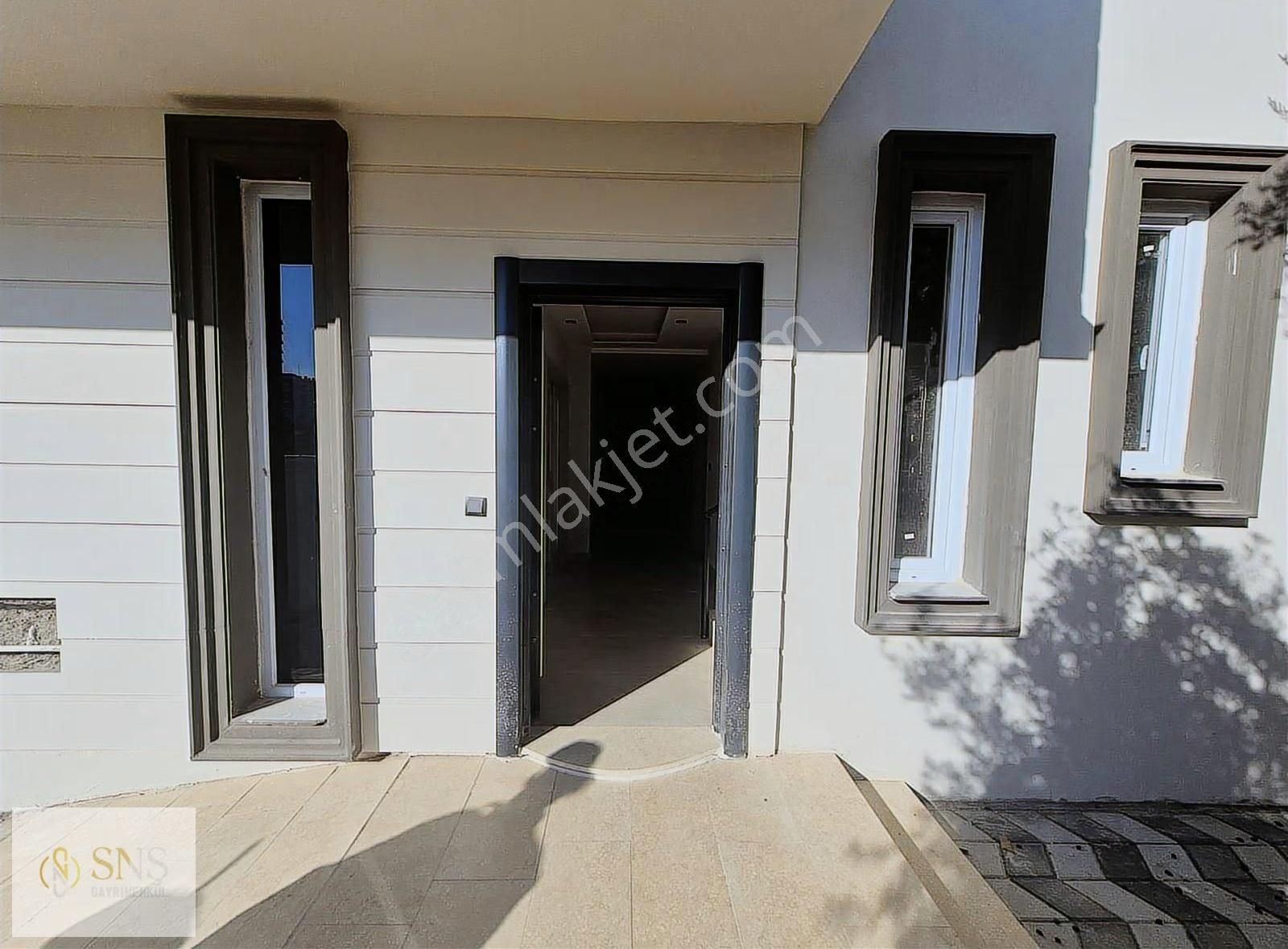 Şehrin İçinde Müstakil Bir Yaşam İçin 5+1 Satılık Villa - Görsel 13