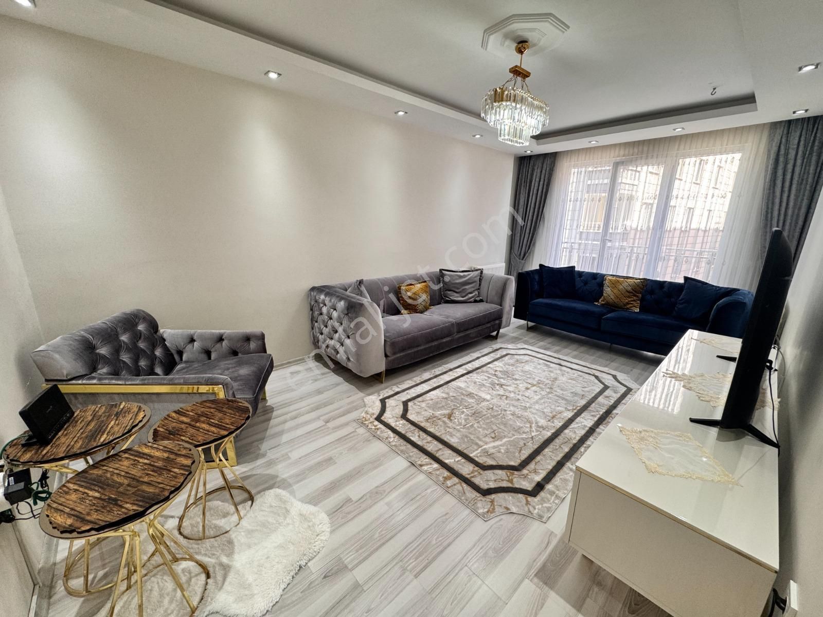 Site İçerinde Satılık Lüxs Daire