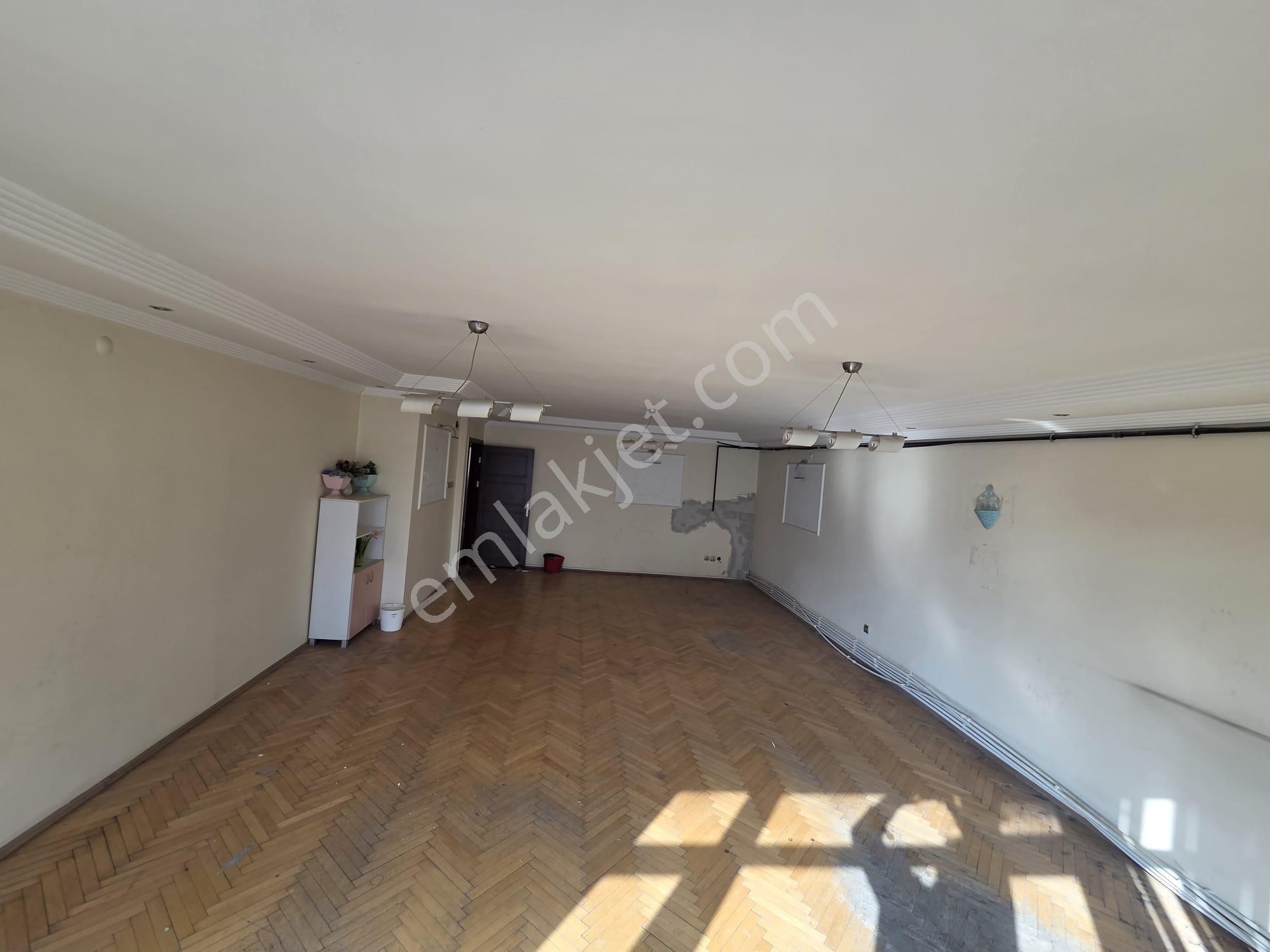 Ankara’nın Göbeği Sezenlerde Prestijli Ve Ferah 3+1 Daire Ofis - Görsel 15