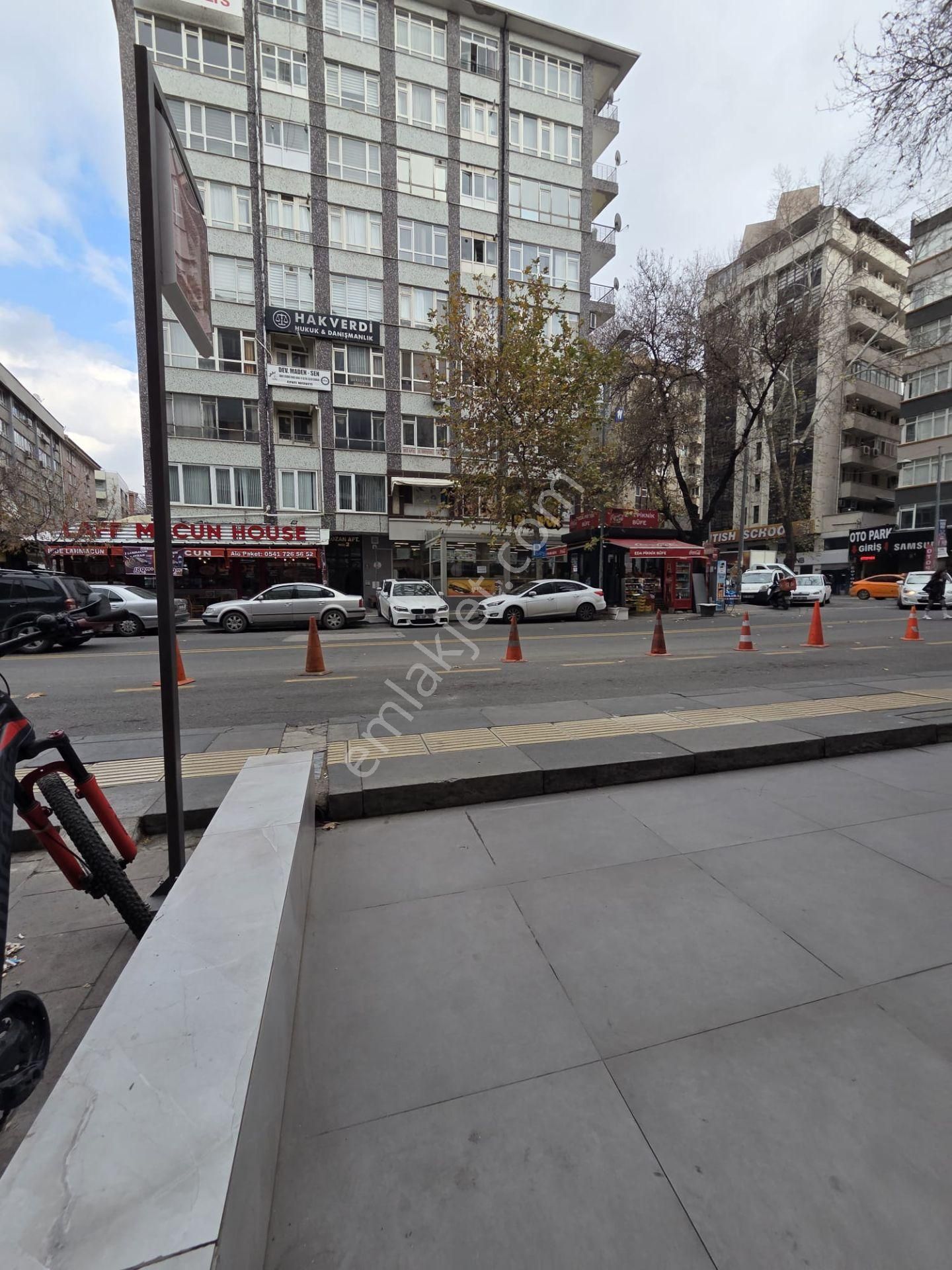 Ankara’nın Göbeği Sezenlerde Prestijli Ve Ferah 3+1 Daire Ofis - Görsel 2