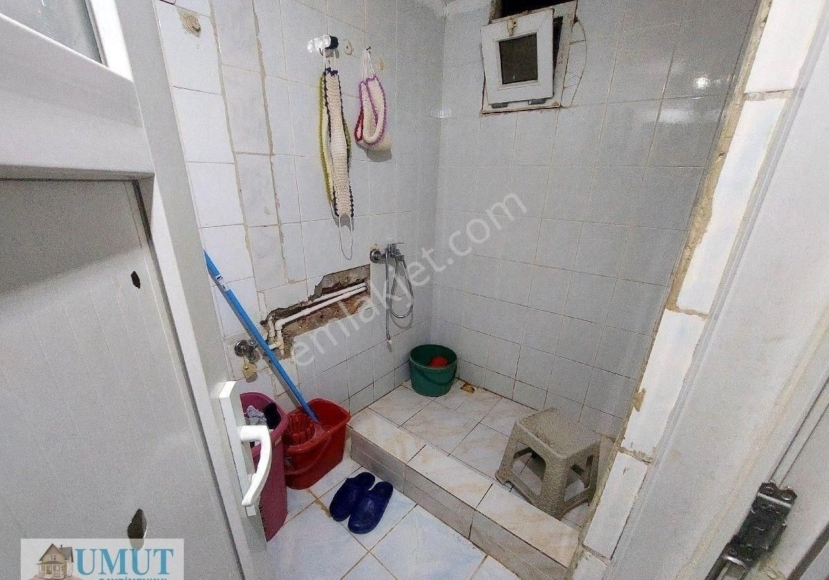 Gaziosmanpaşa Küçükköy Yeni Mah De Acil Satılık Daire Kot. 2. 2+1 100 M2 - Görsel 3