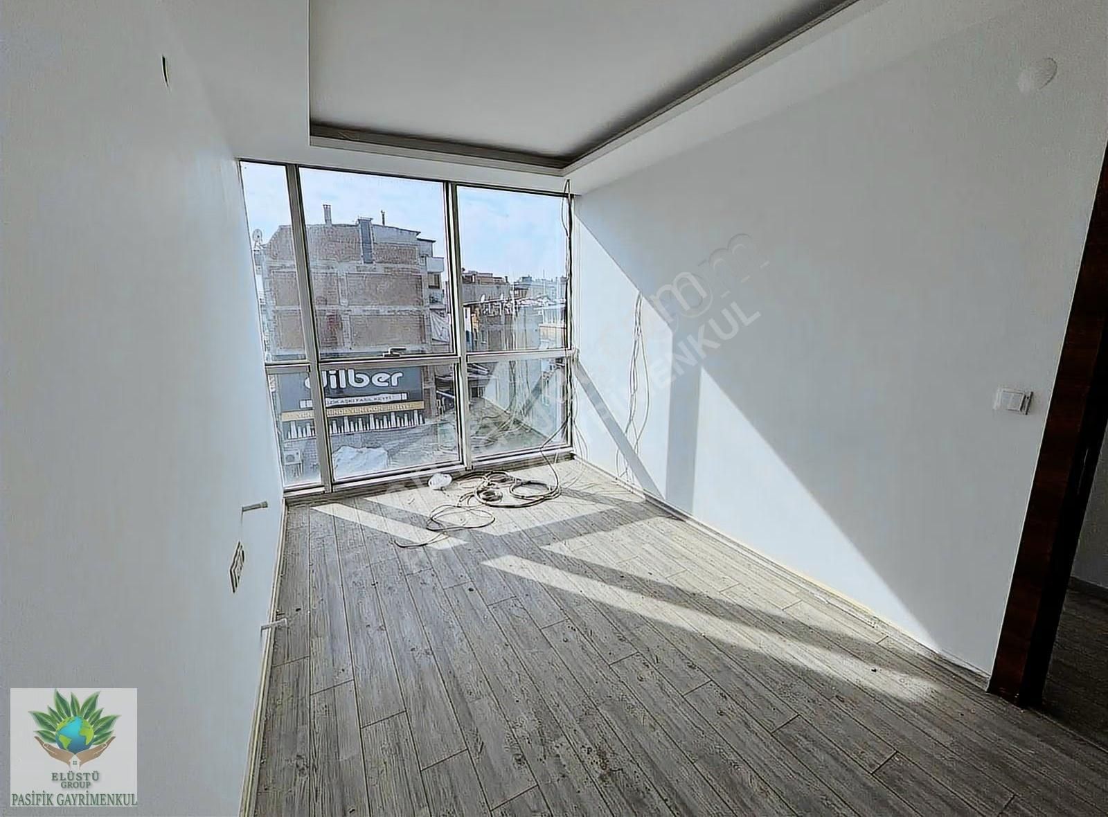 Pasifikten Bayraklı Sakarya Caddesi Üzeri Kiralık 4+1 2 Kat Ofis - Görsel 4