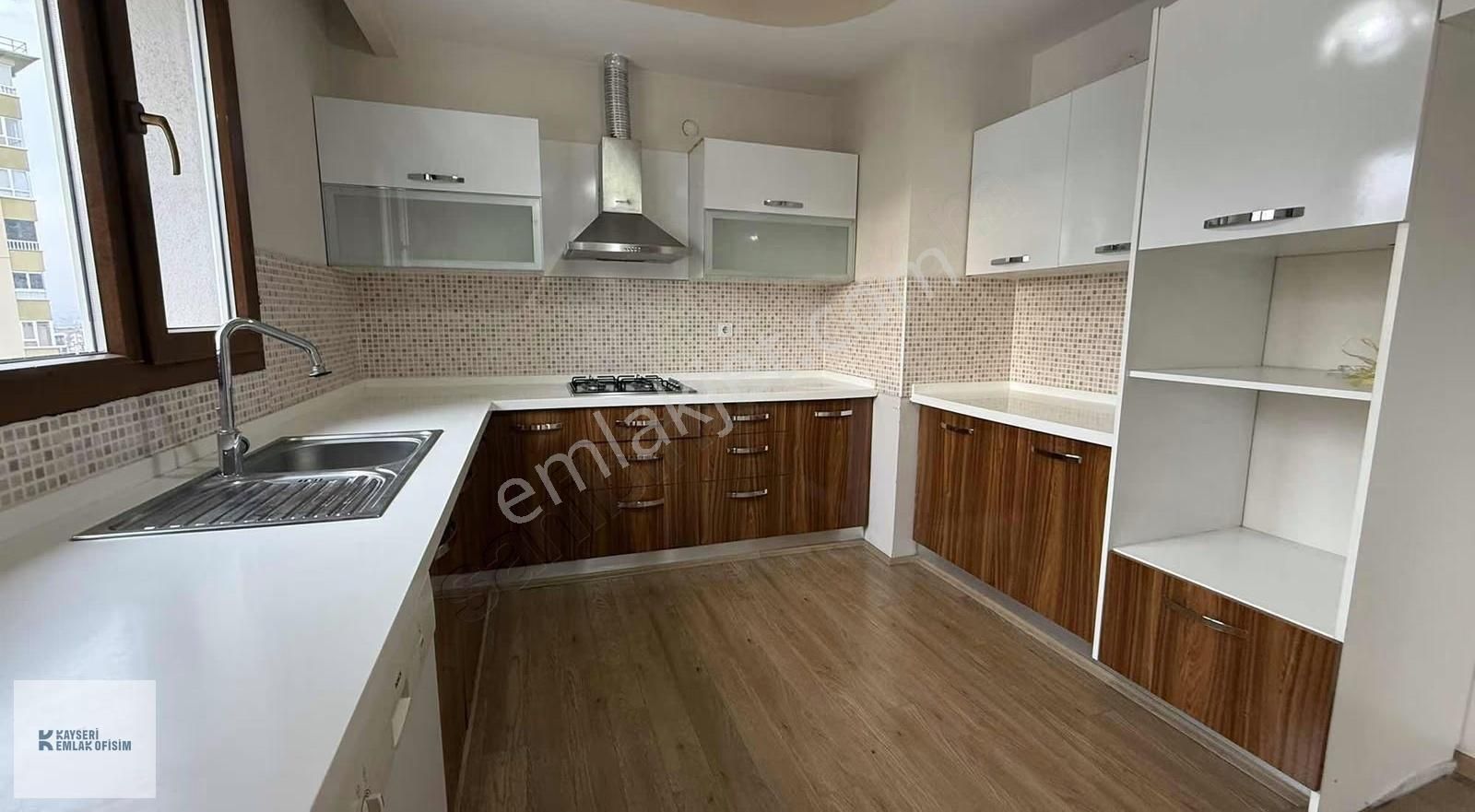 Emlak Ofisimden Talas Bahçelievler Mah. 3+1 Satılık Geniş Daire - Görsel 24