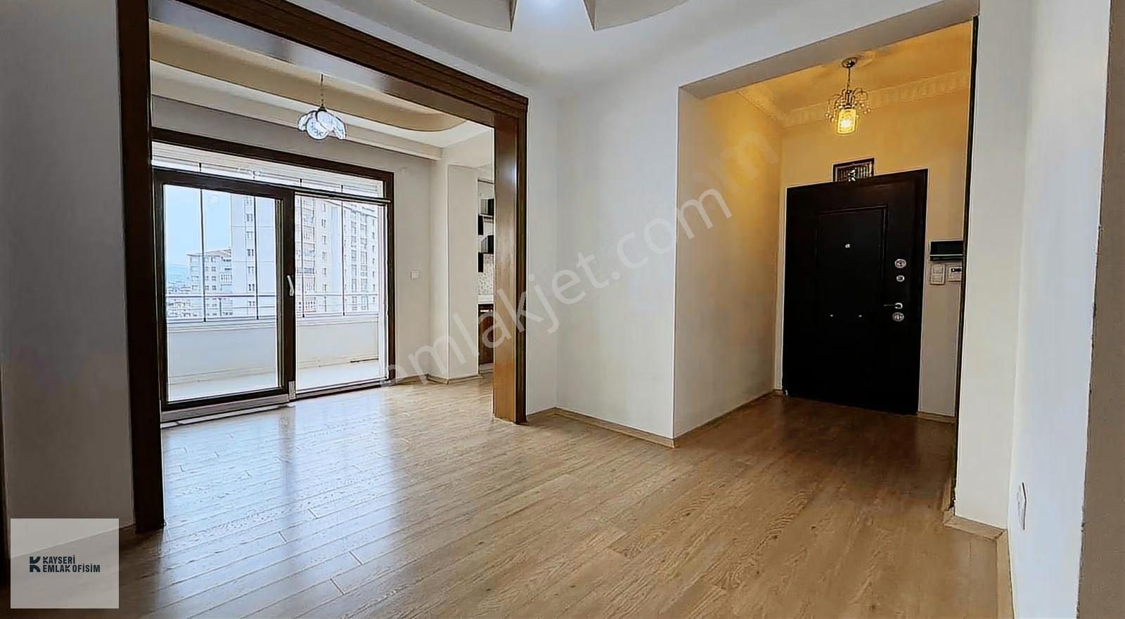 Emlak Ofisimden Talas Bahçelievler Mah. 3+1 Satılık Geniş Daire - Görsel 14