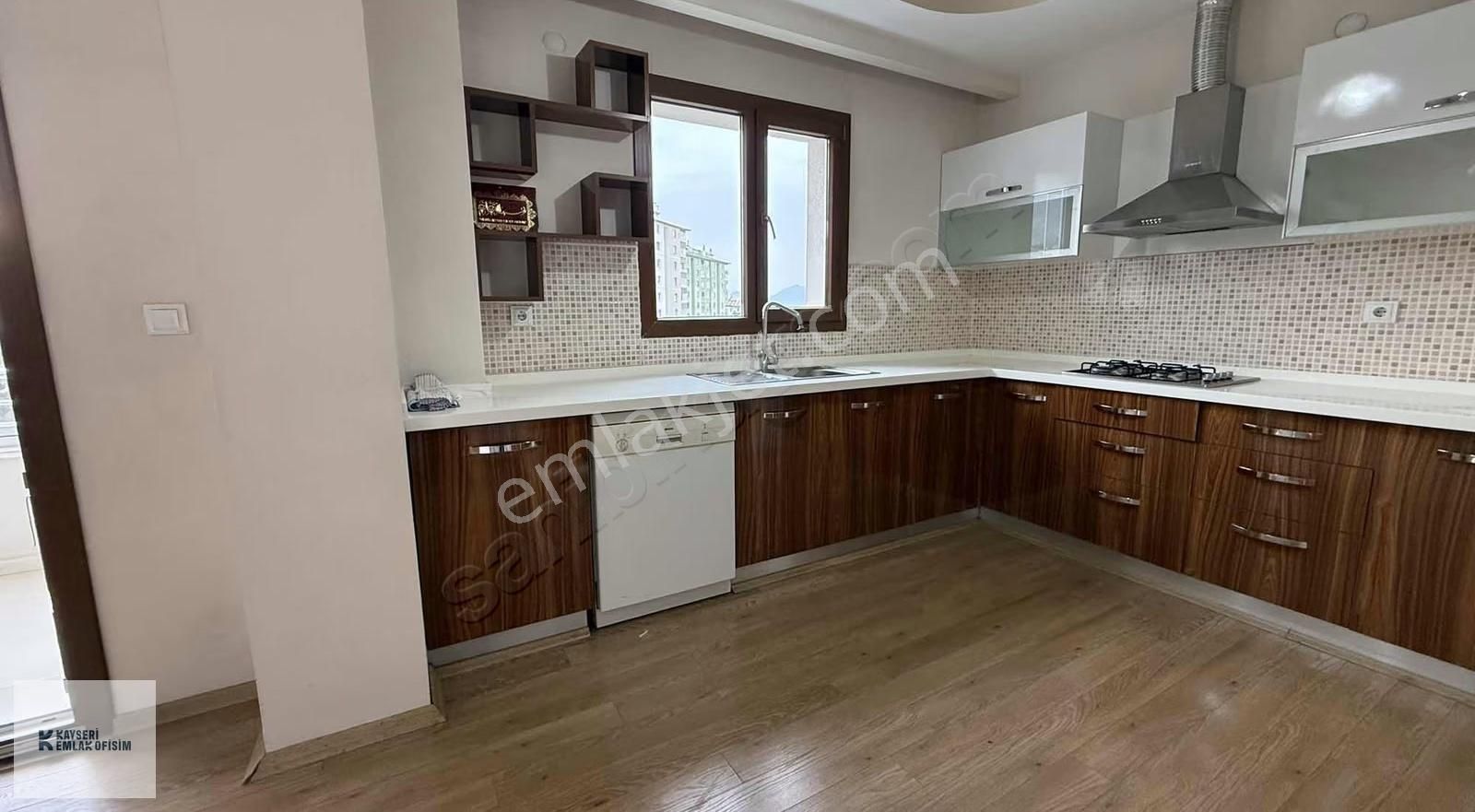 Emlak Ofisimden Talas Bahçelievler Mah. 3+1 Satılık Geniş Daire - Görsel 30