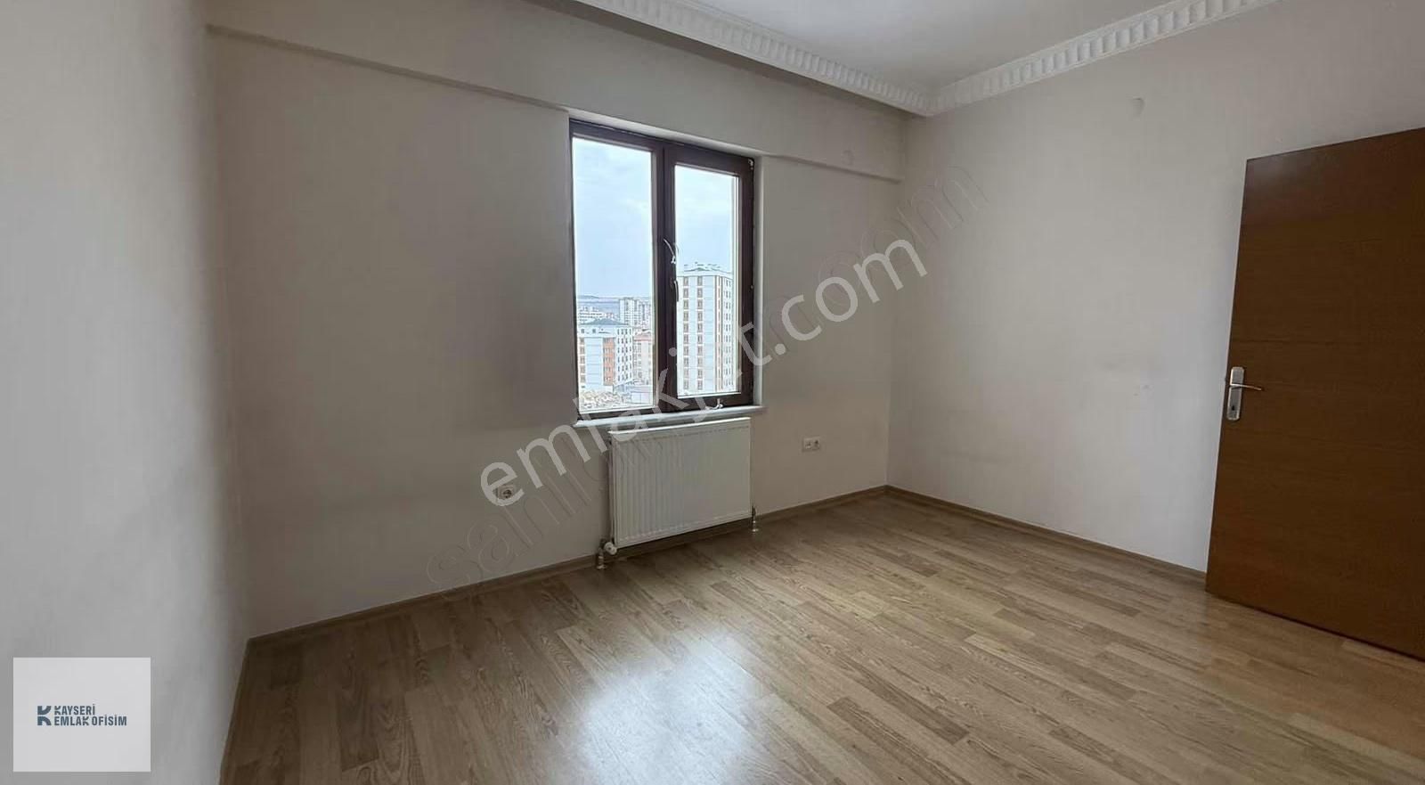 Emlak Ofisimden Talas Bahçelievler Mah. 3+1 Satılık Geniş Daire - Görsel 32