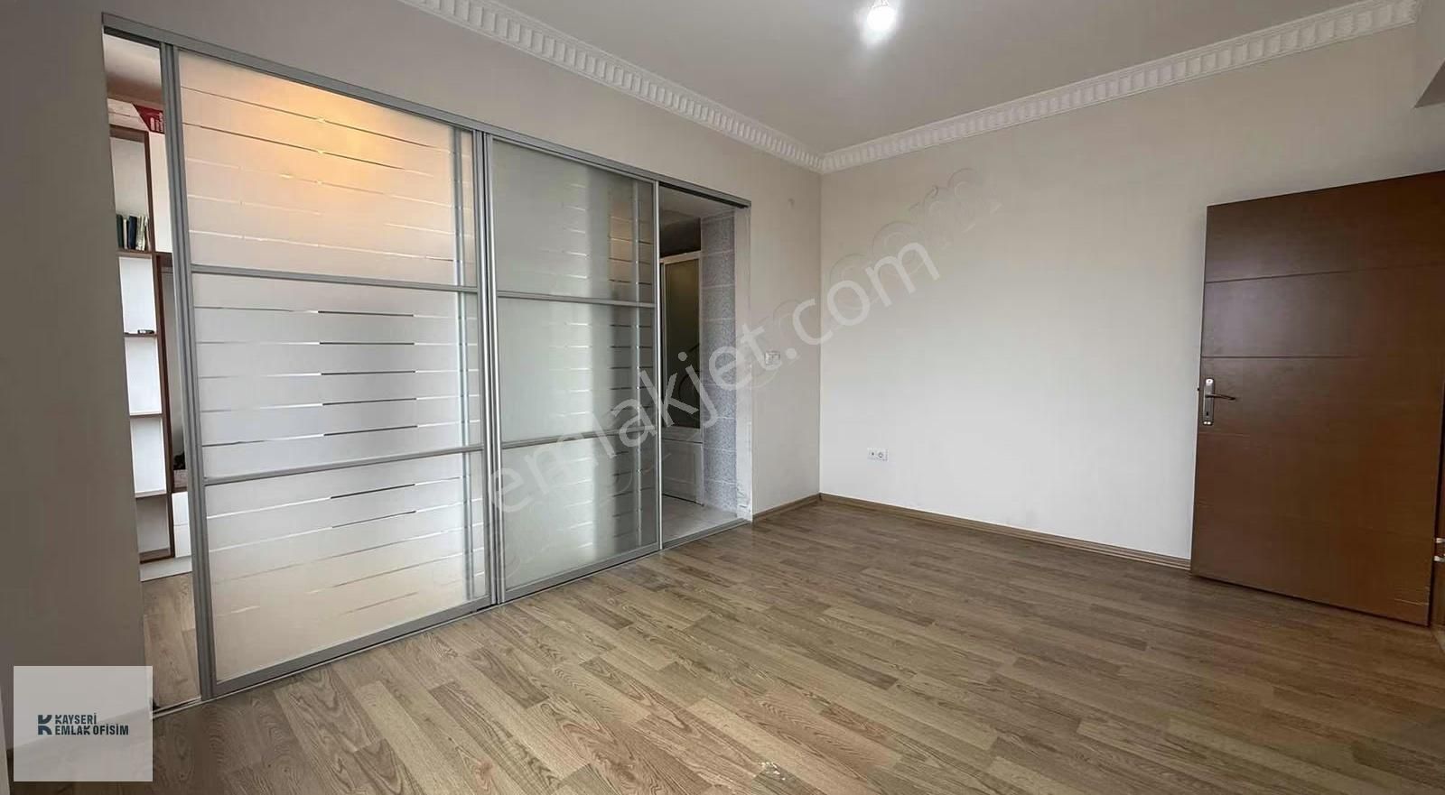 Emlak Ofisimden Talas Bahçelievler Mah. 3+1 Satılık Geniş Daire - Görsel 33