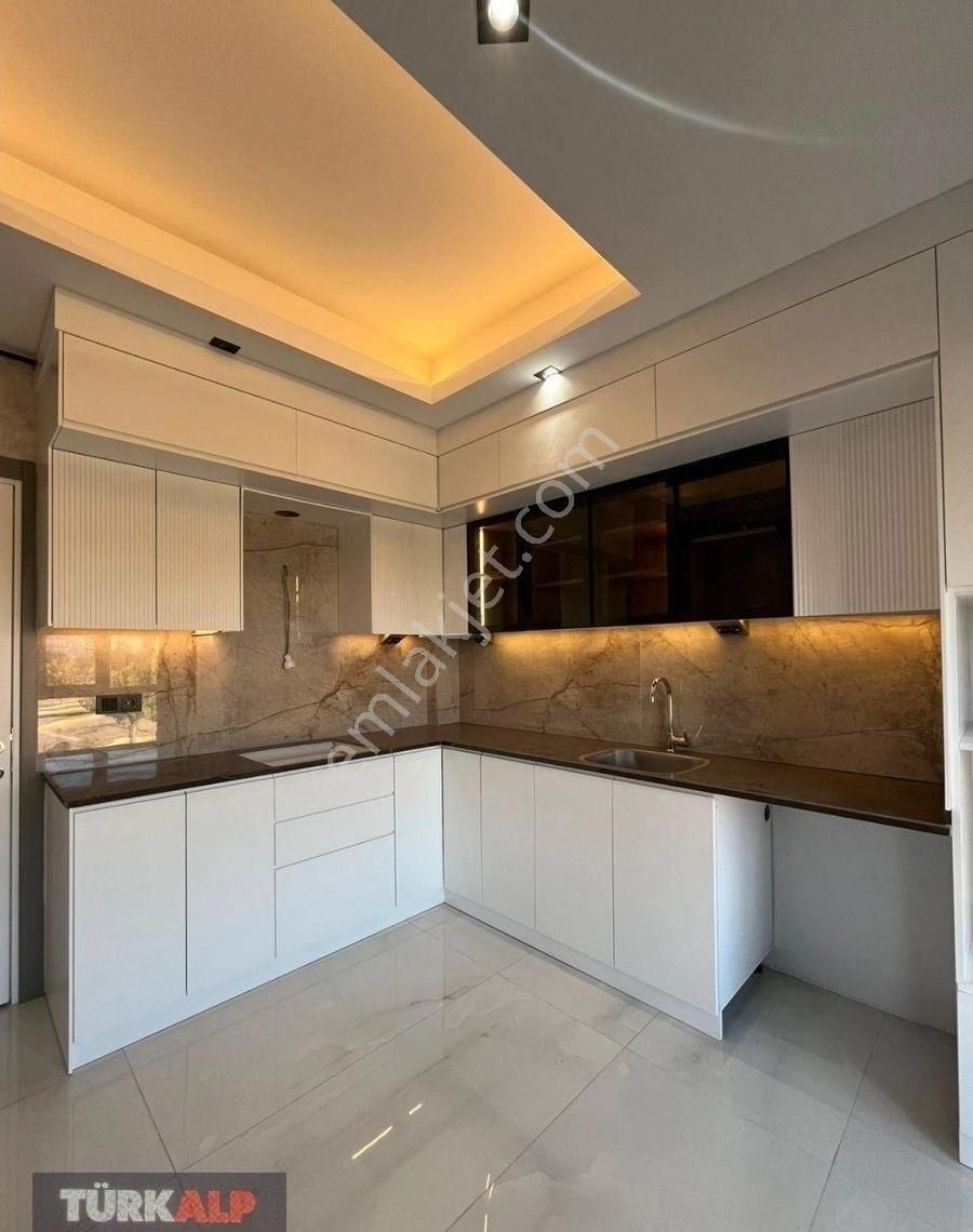 1200 Evlerde Lüks Tasarım 3+1 Daire - Görsel 9