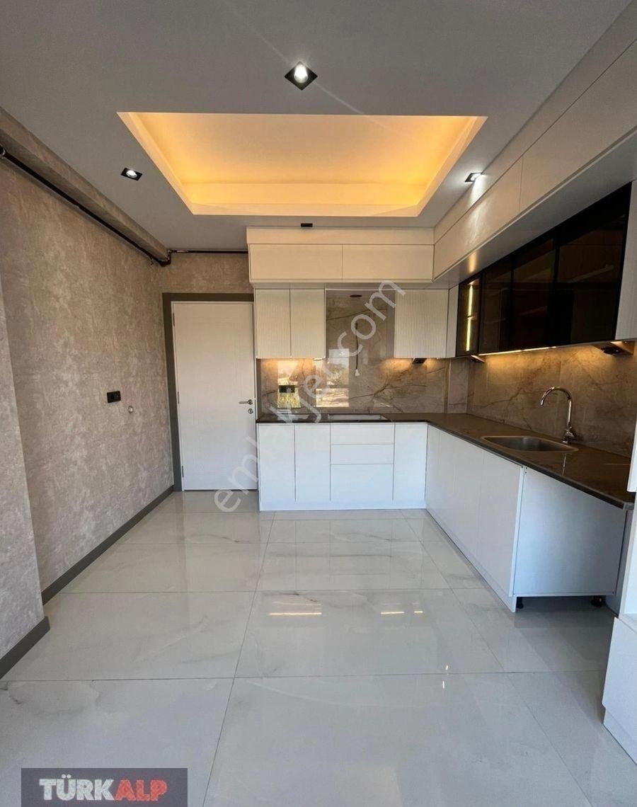 1200 Evlerde Lüks Tasarım 3+1 Daire - Görsel 17