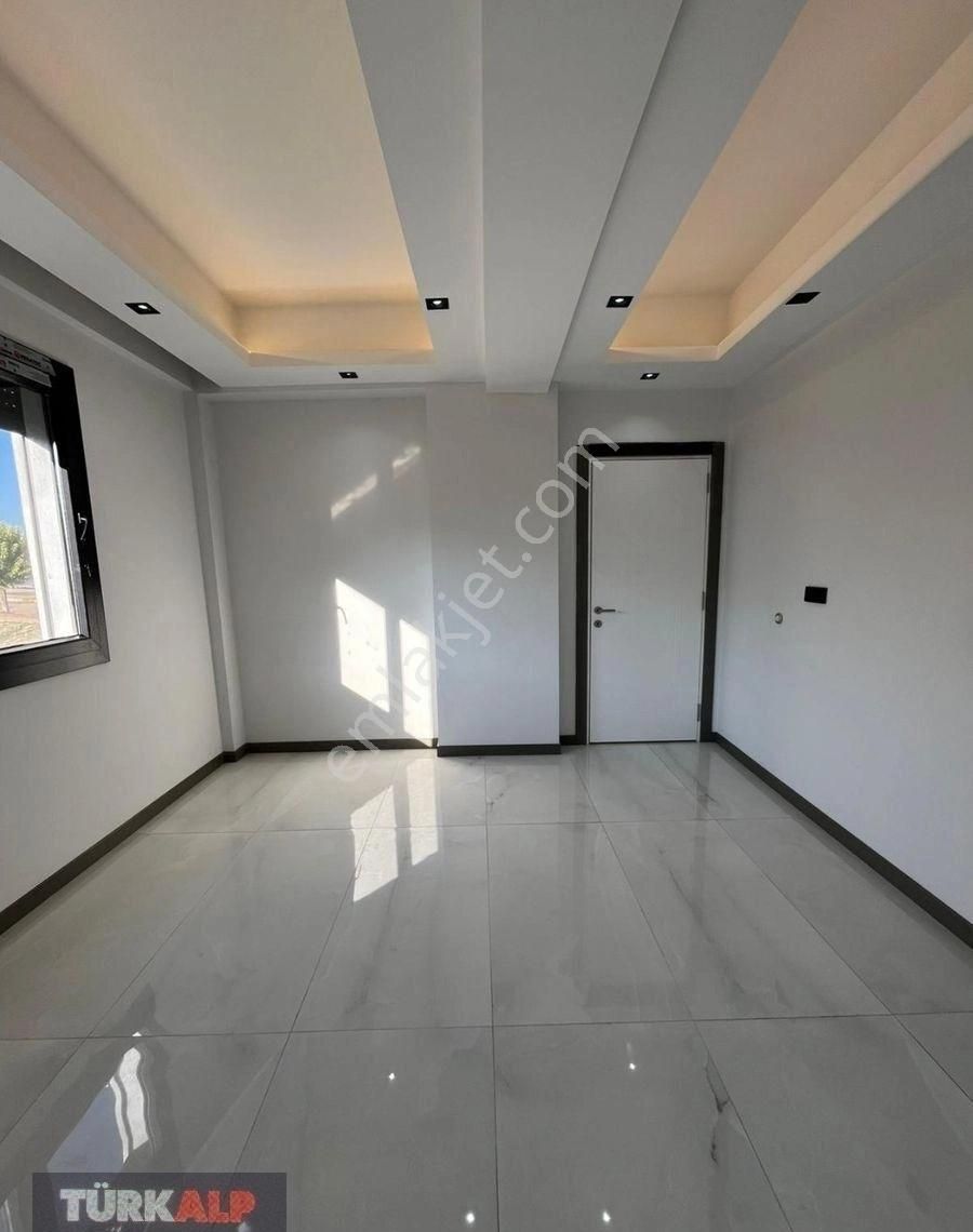 1200 Evlerde Lüks Tasarım 3+1 Daire - Görsel 11