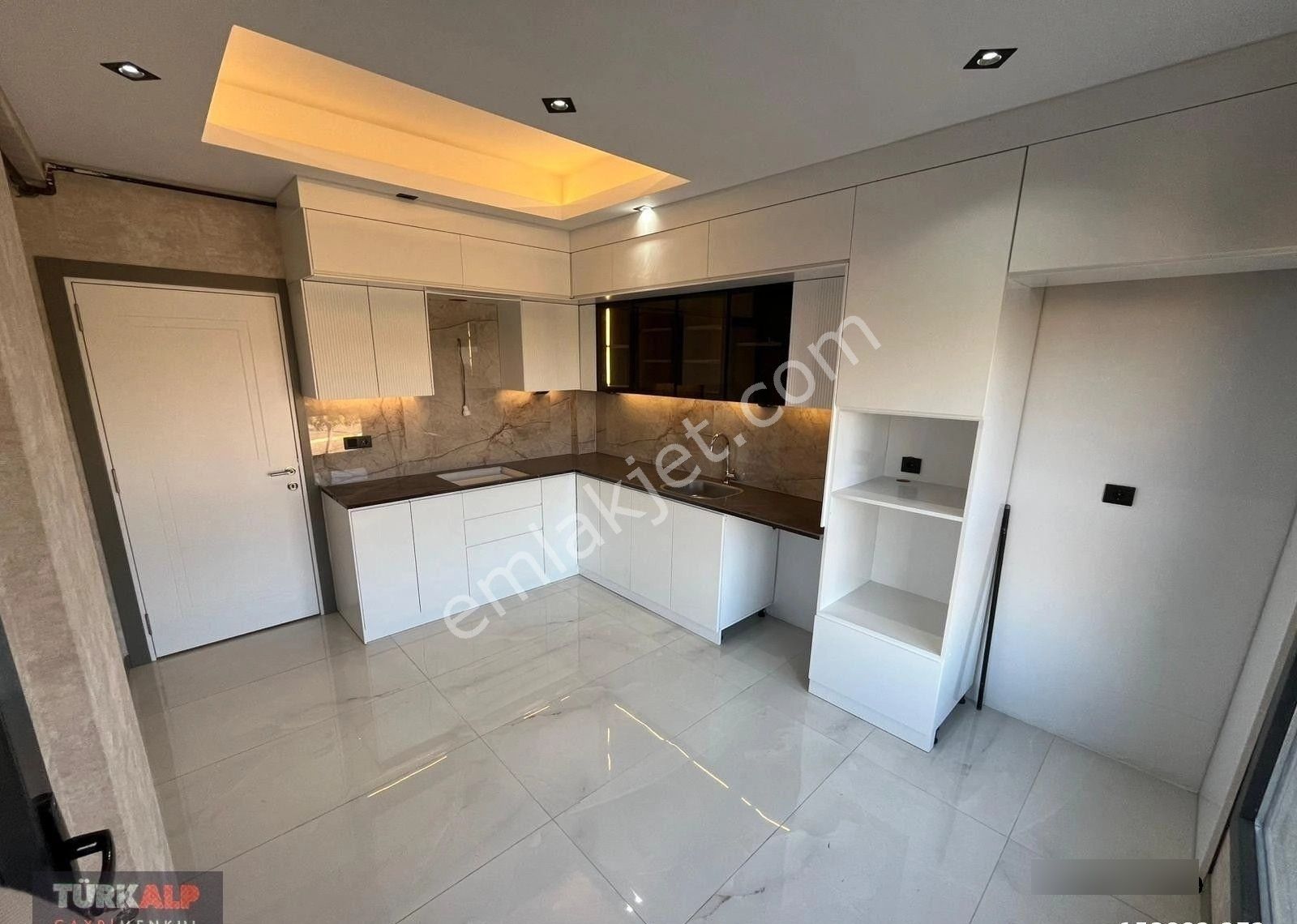 1200 Evlerde Lüks Tasarım 3+1 Daire - Görsel 23