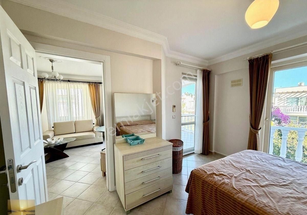 İngilizden Denize Yakın Ev Plajlı Sitede Ön Blokta Satılık Acil Daire Yatırım Fırsatı Bulunmaz Konum - Görsel 23